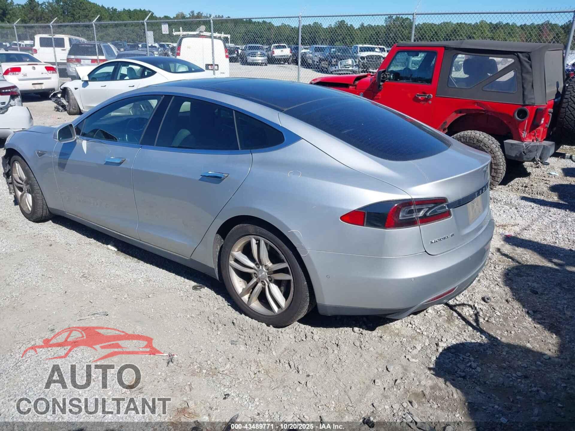 TESLA MODEL S 2015 - 5YJSA1S2XFF084154