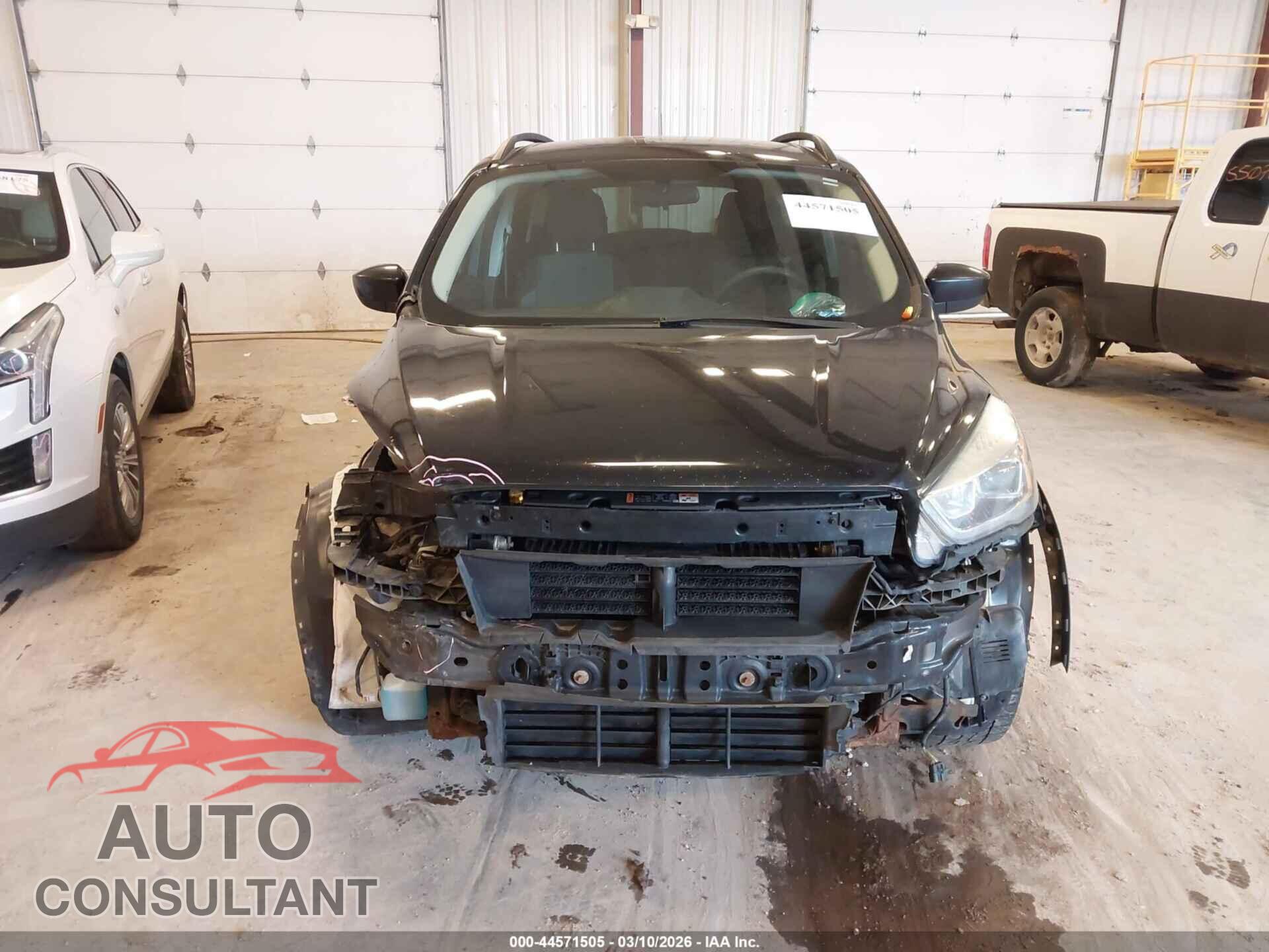 FORD ESCAPE 2017 - 1FMCU9GD8HUB07330