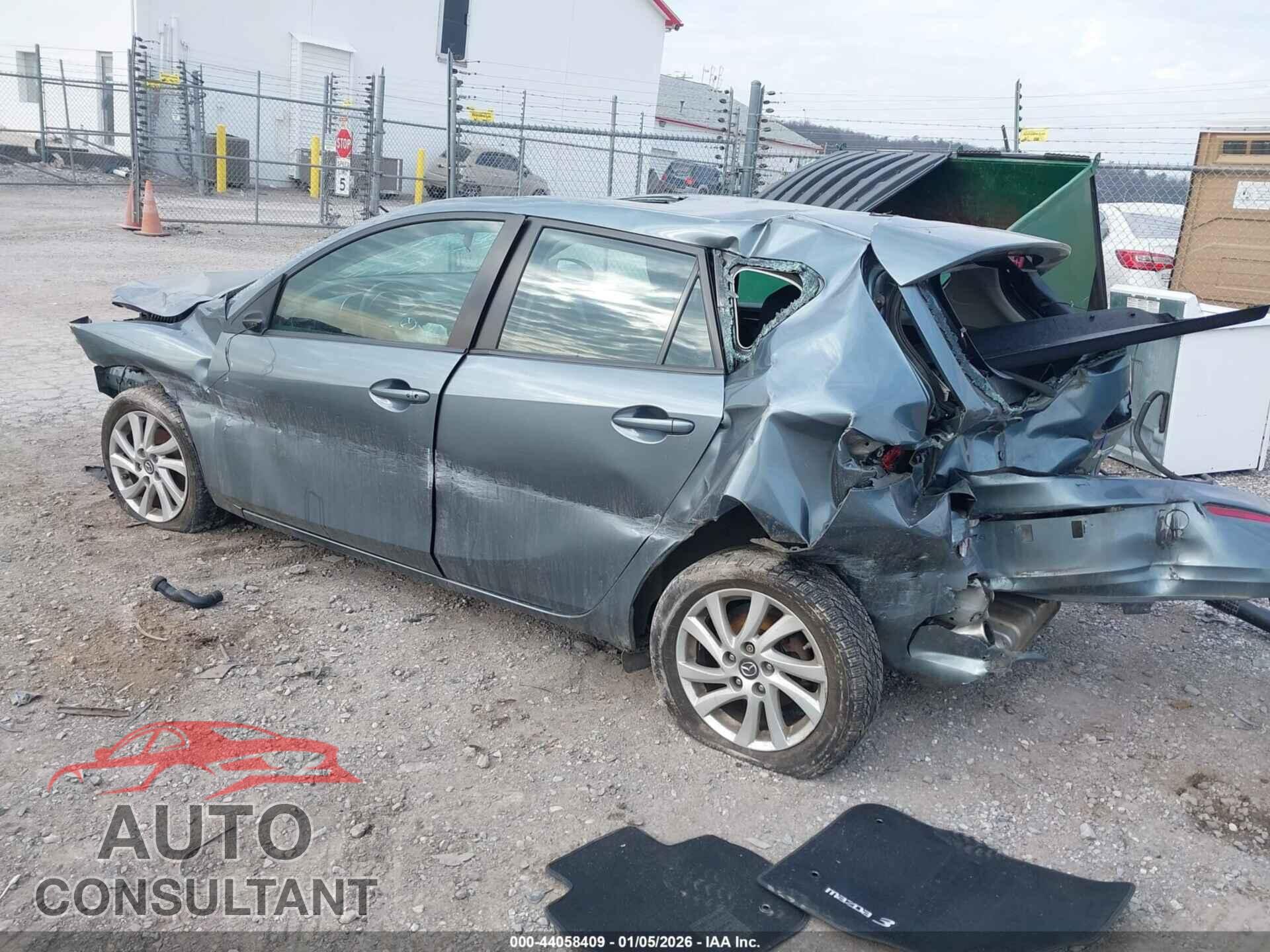 MAZDA MAZDA3 2013 - JM1BL1L78D1794986
