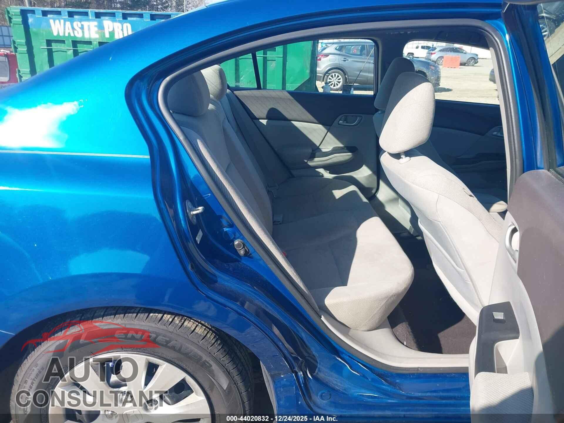 HONDA CIVIC 2012 - 2HGFB2F55CH561122