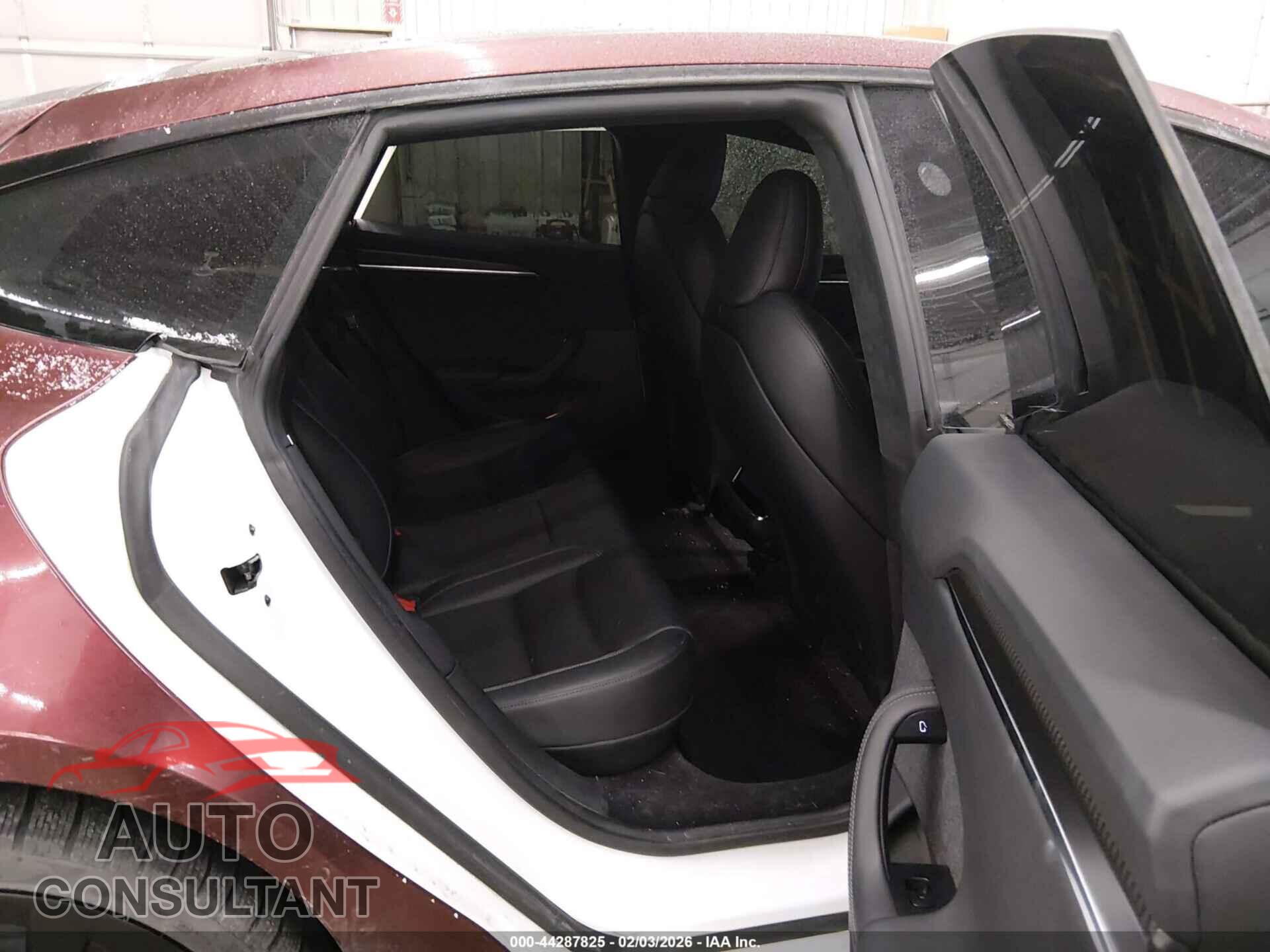 TESLA MODEL S 2022 - 5YJSA1E64NF473711
