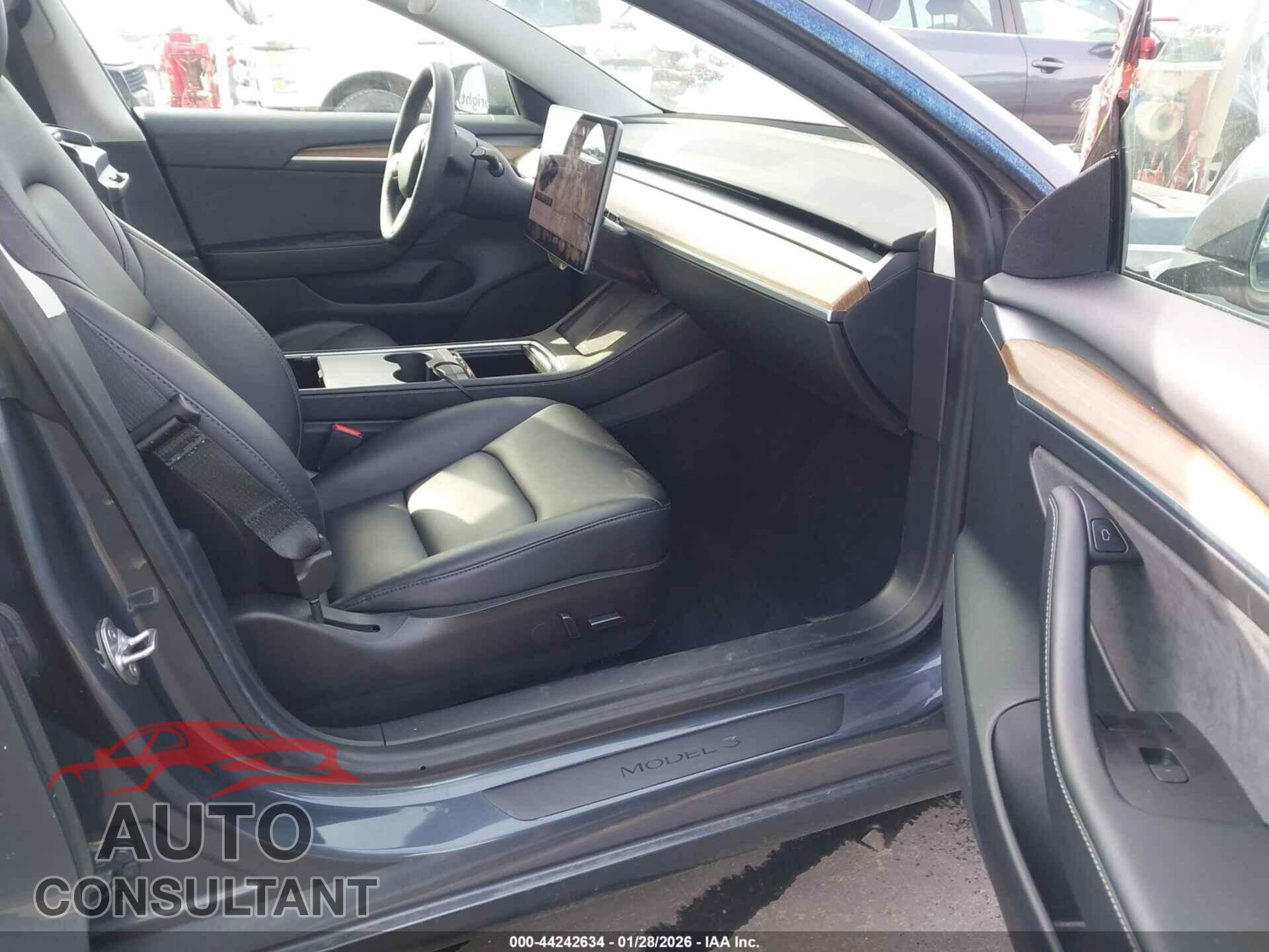 TESLA MODEL 3 2021 - 5YJ3E1EA0MF031858