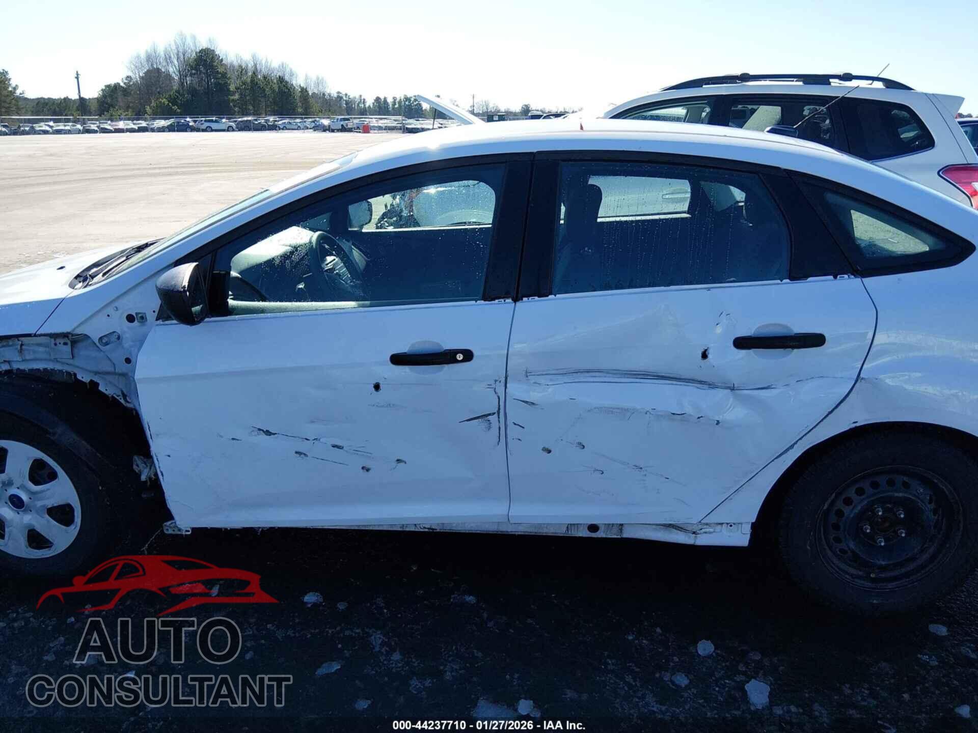 FORD FOCUS 2016 - 1FADP3E28GL339449