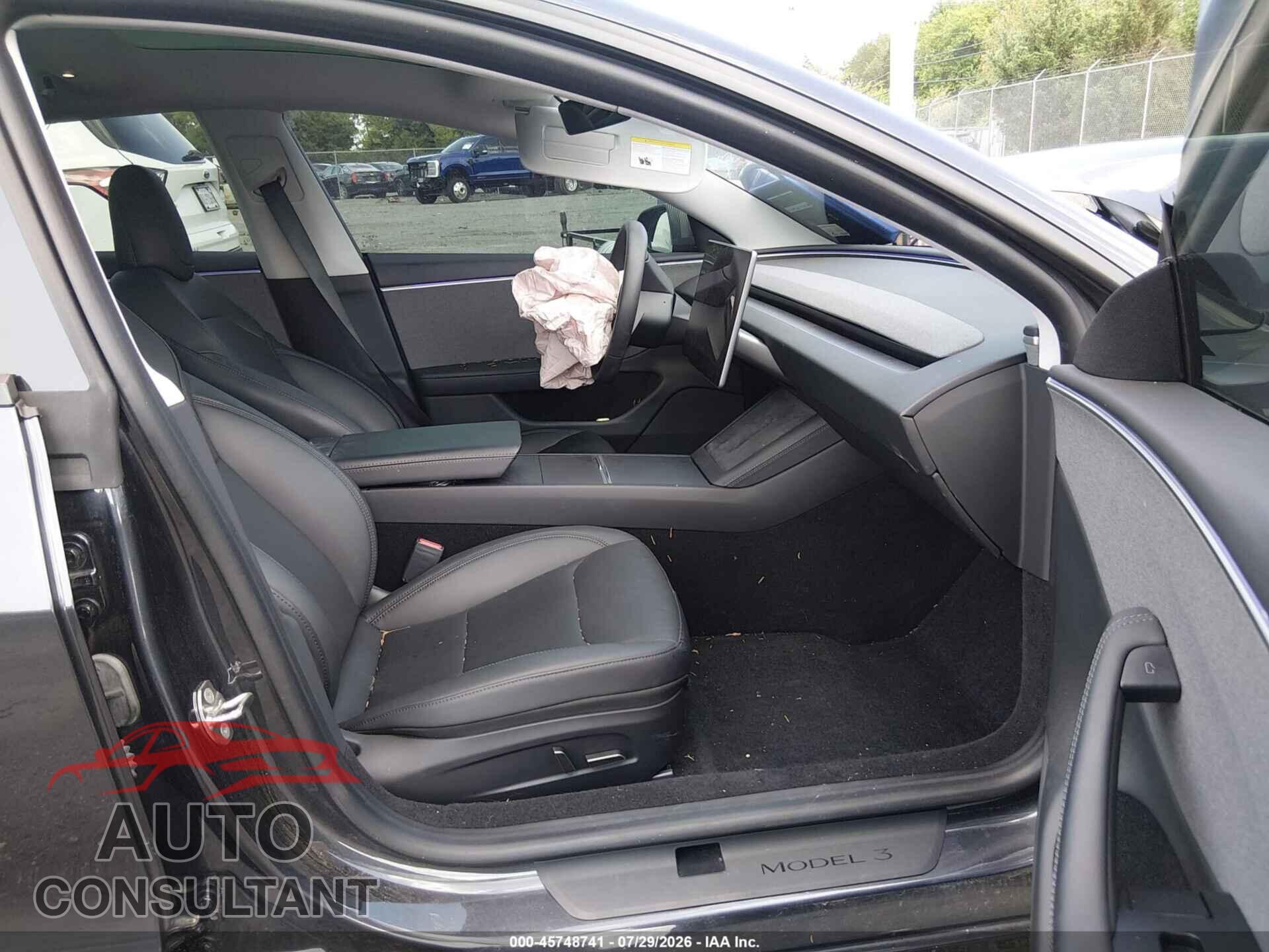 TESLA MODEL 3 2024 - 5YJ3E1EA4RF748464