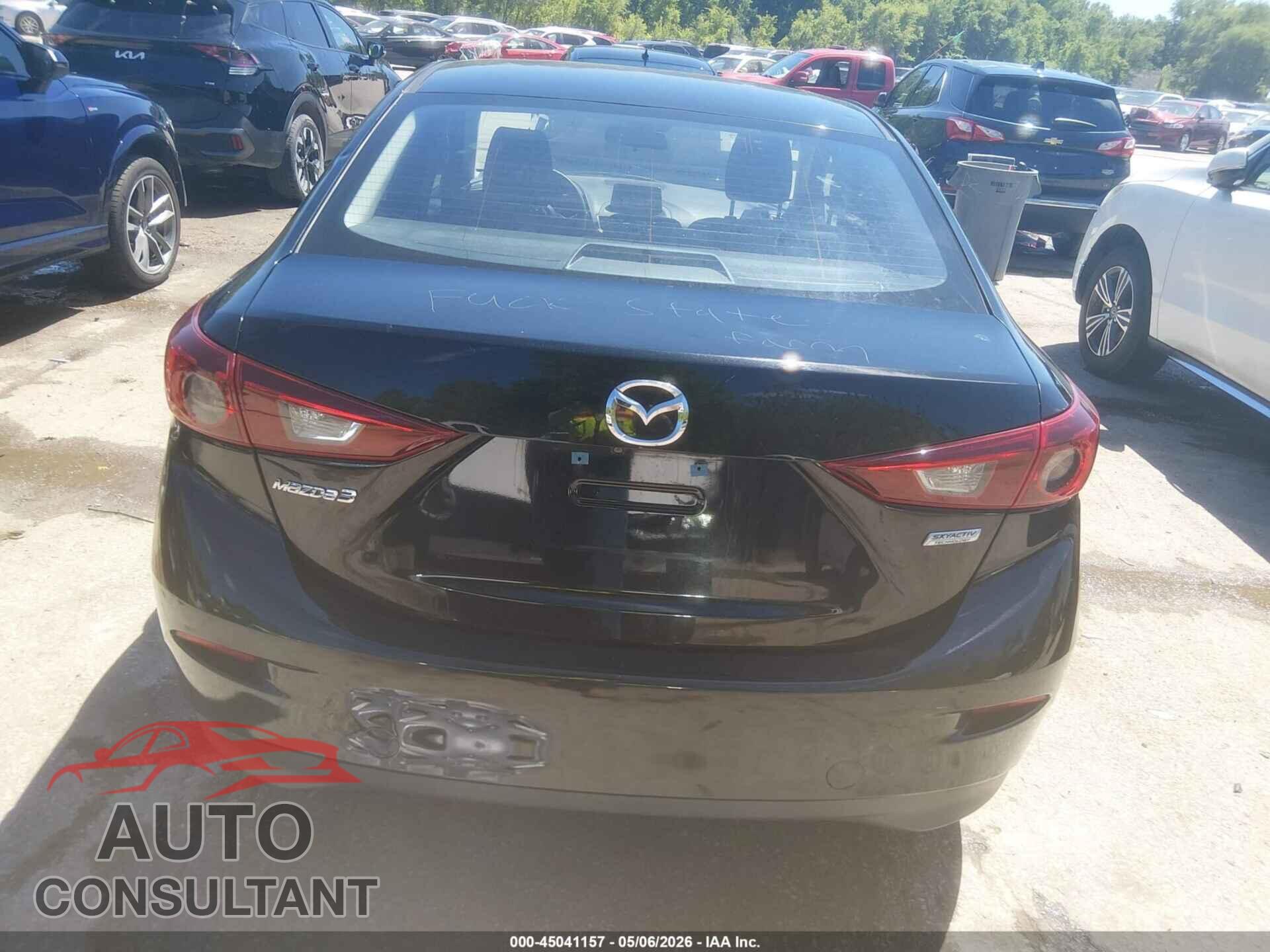 MAZDA MAZDA3 2018 - 3MZBN1U79JM228551