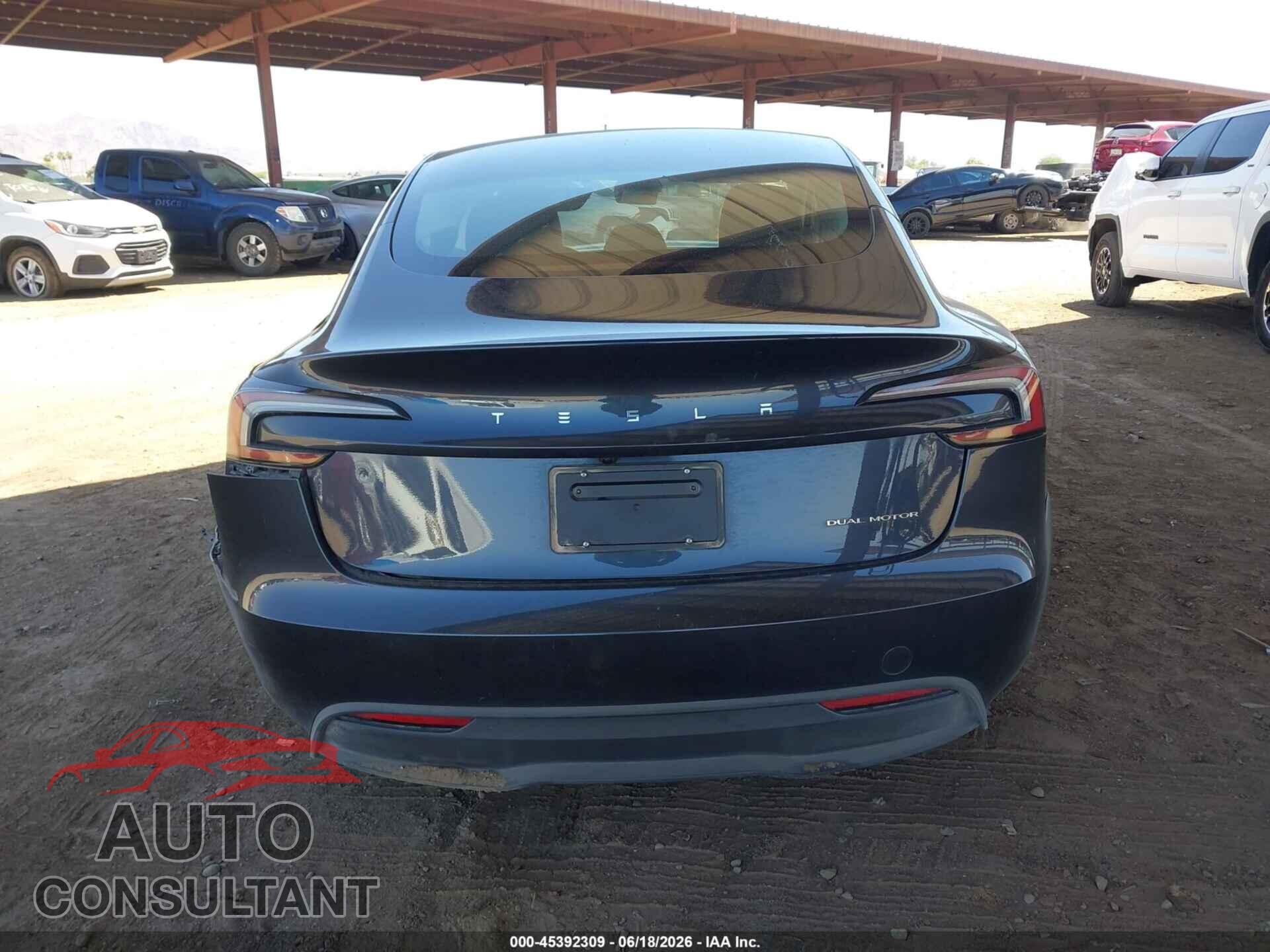 TESLA MODEL 3 2024 - 5YJ3E1EB3RF744690