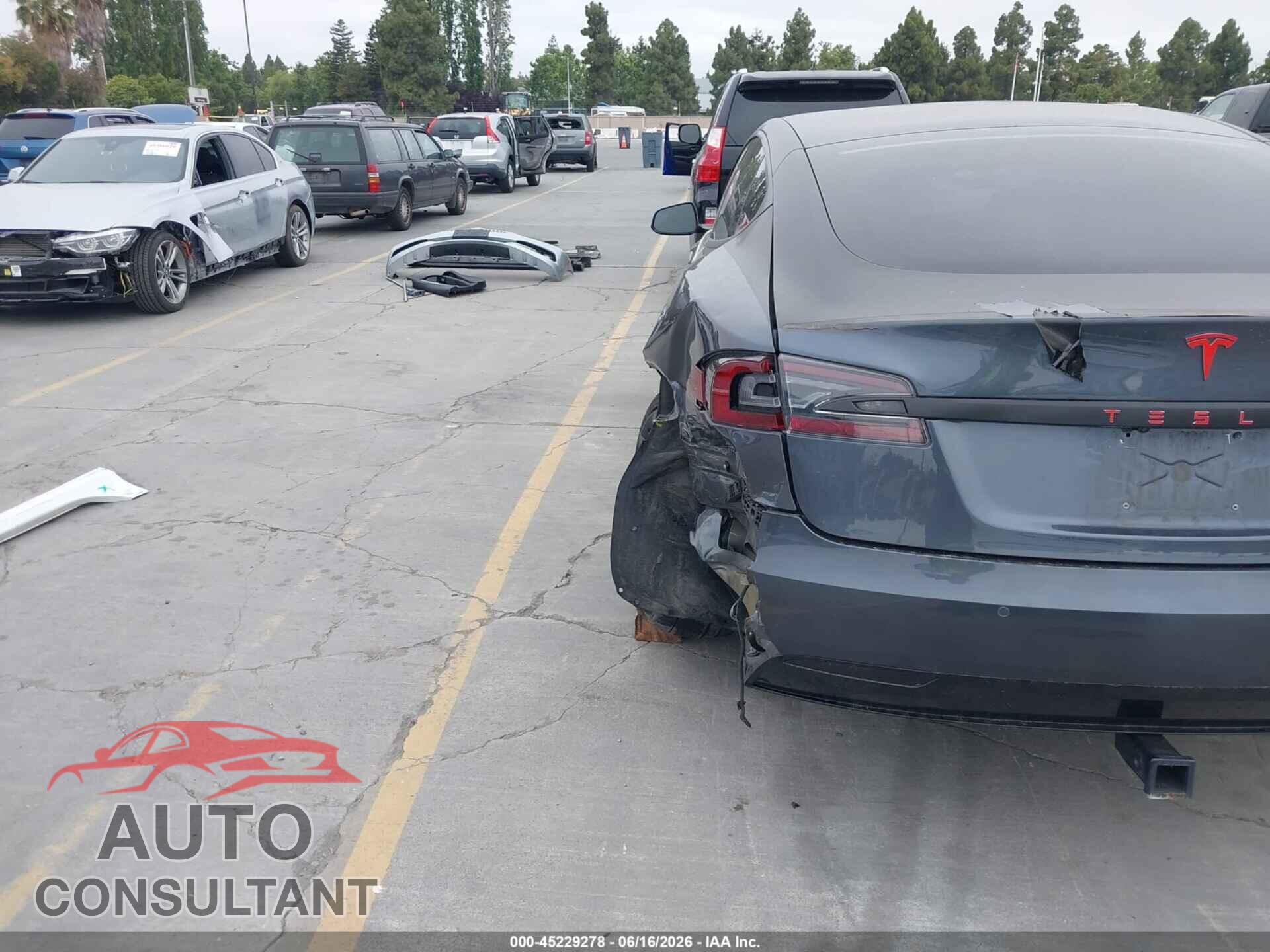 TESLA MODEL S 2018 - 5YJSA1E20JF270001