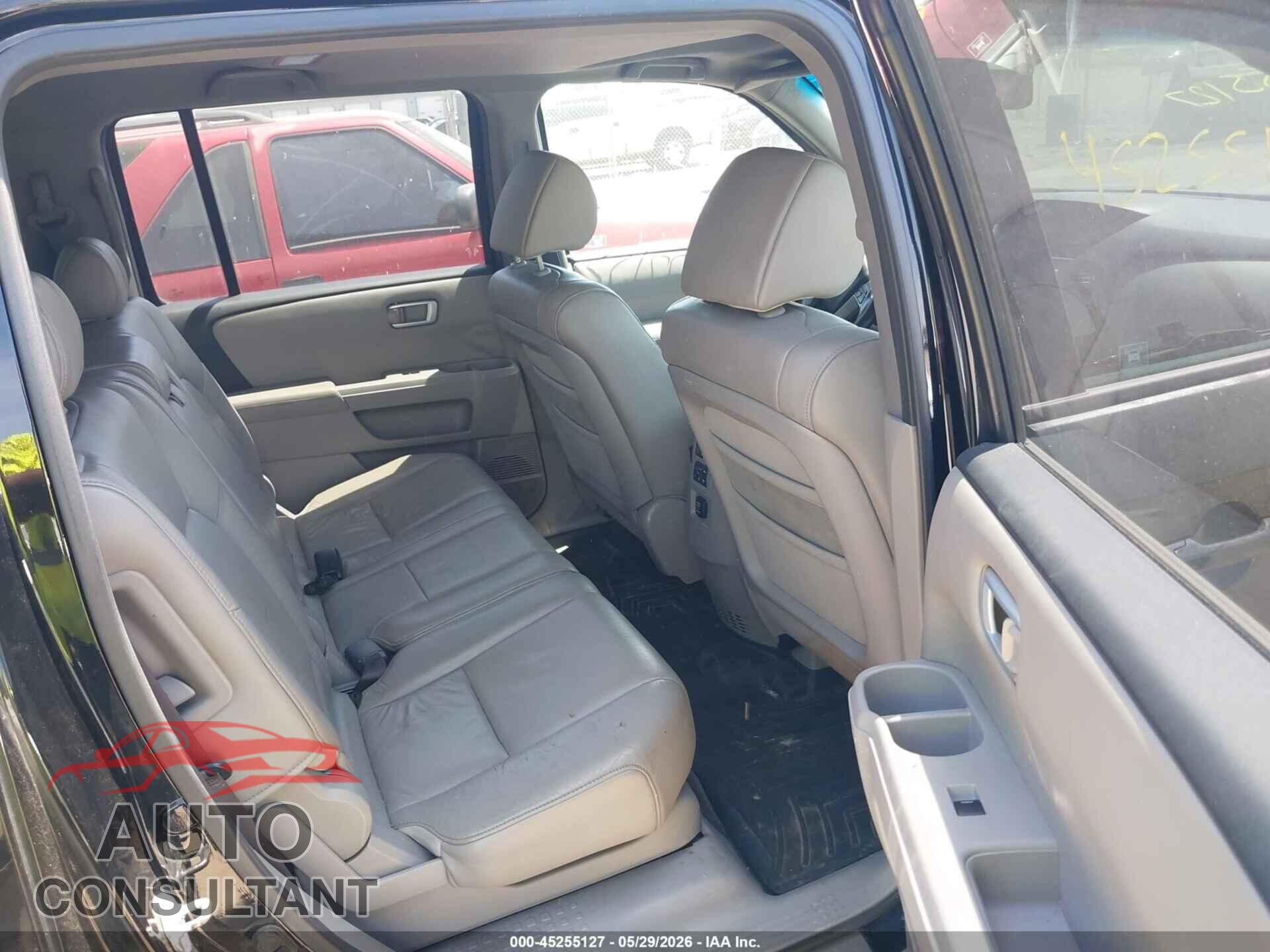 HONDA PILOT 2011 - 5FNYF4H52BB001163
