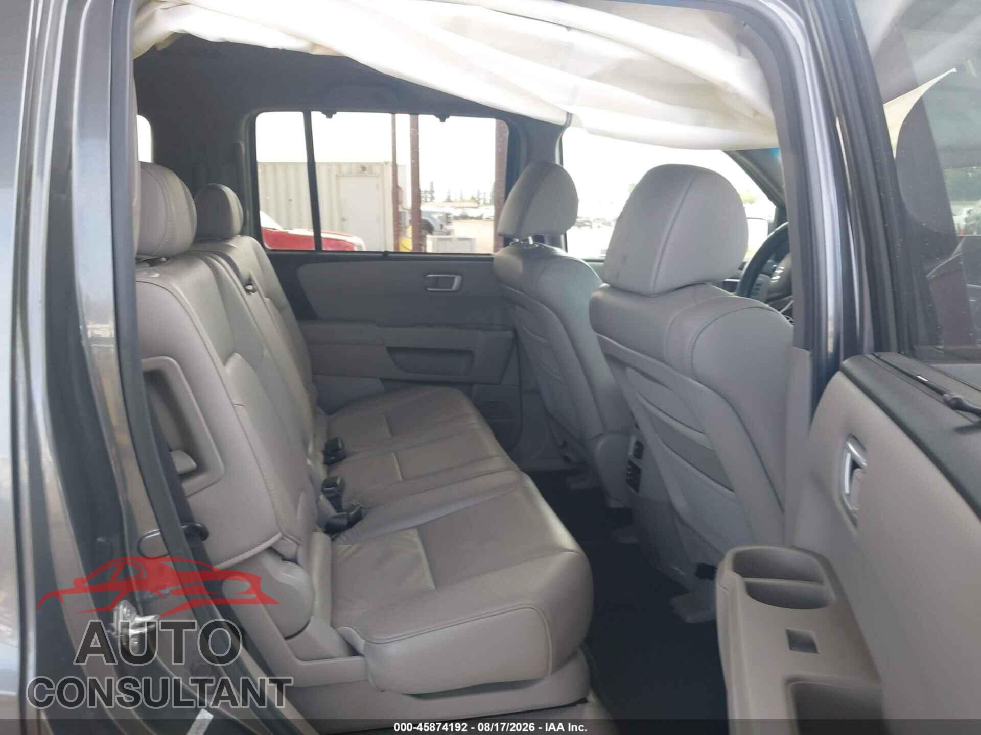 HONDA PILOT 2011 - 5FNYF4H99BB001907