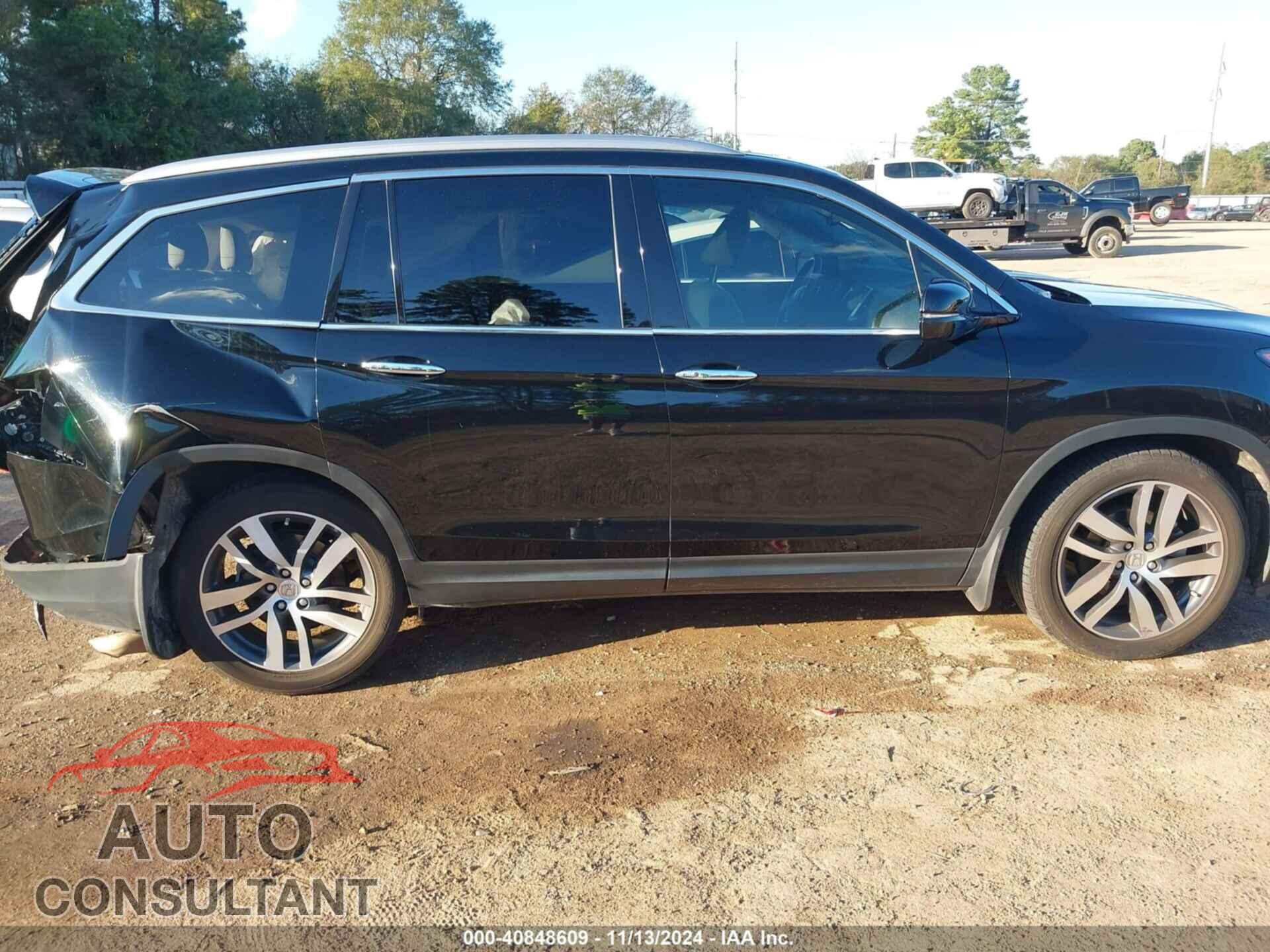 HONDA PILOT 2017 - 5FNYF6H04HB081705