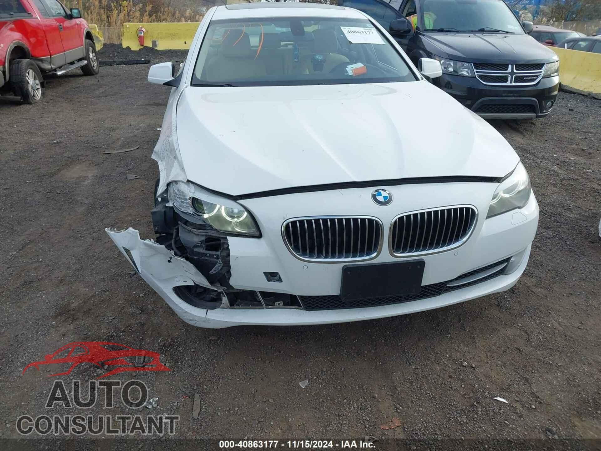 BMW 528I 2012 - WBAXH5C59CDW09870