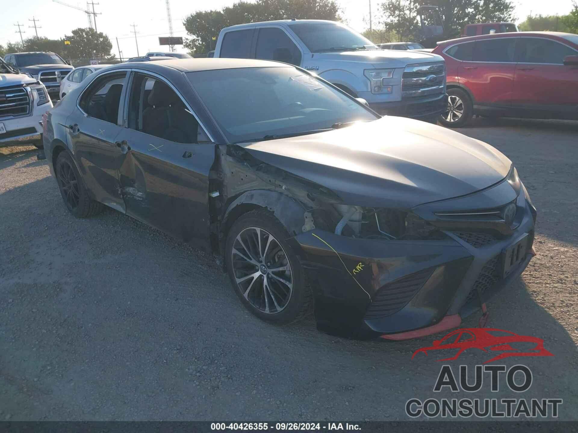 TOYOTA CAMRY 2018 - 4T1B11HK1JU574937