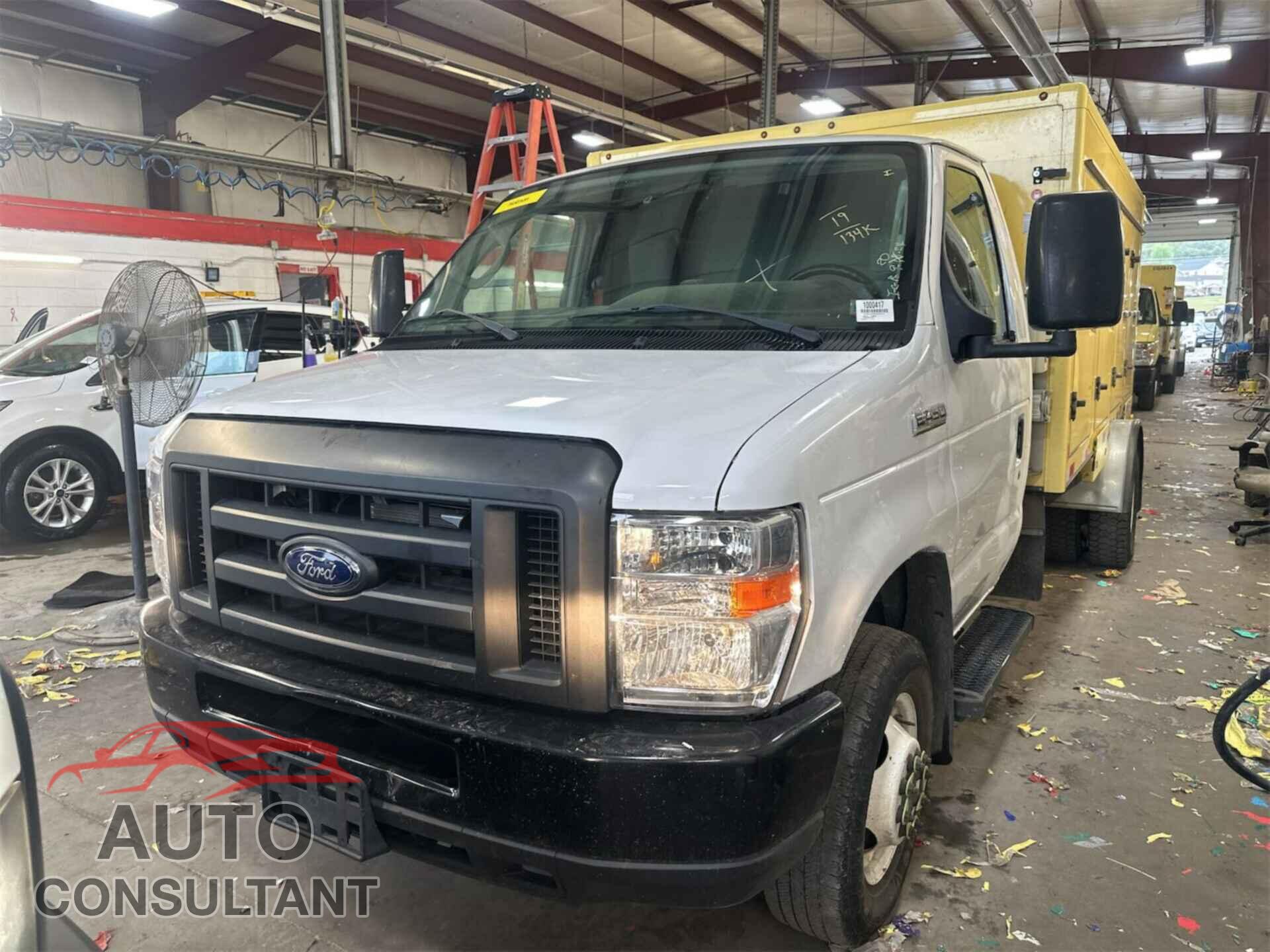 FORD ECONOLINE 2019 - 1FDXE4FS5KDC07717