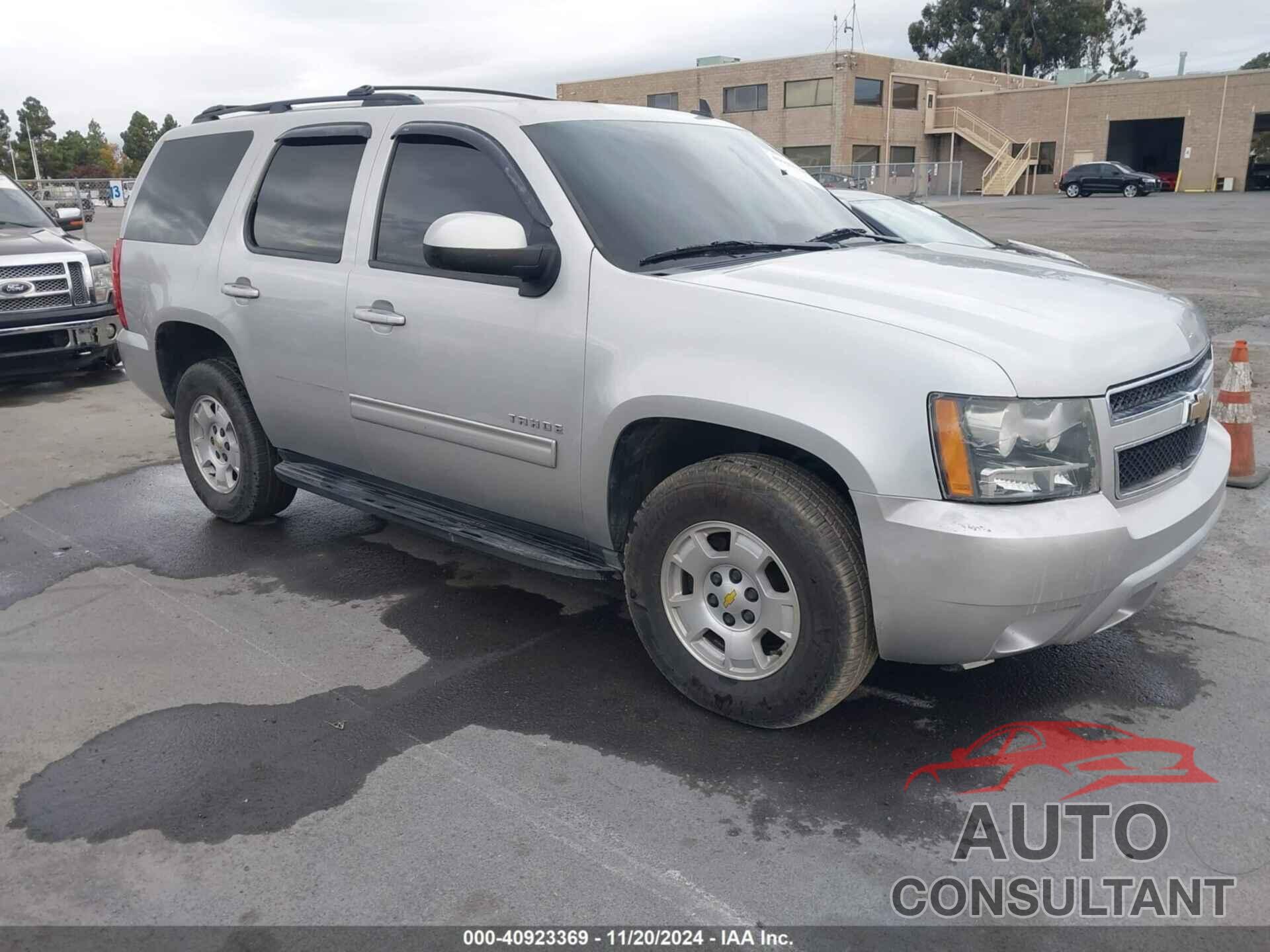 CHEVROLET TAHOE 2011 - 1GNSCAE01BR260525