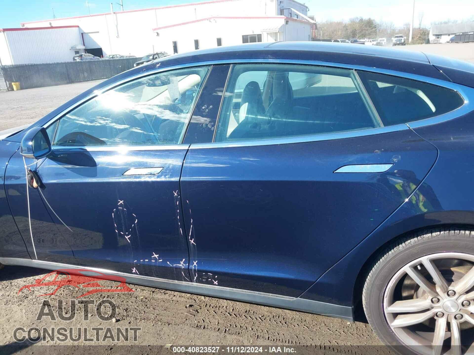 TESLA MODEL S 2014 - 5YJSA1H11EFP40531