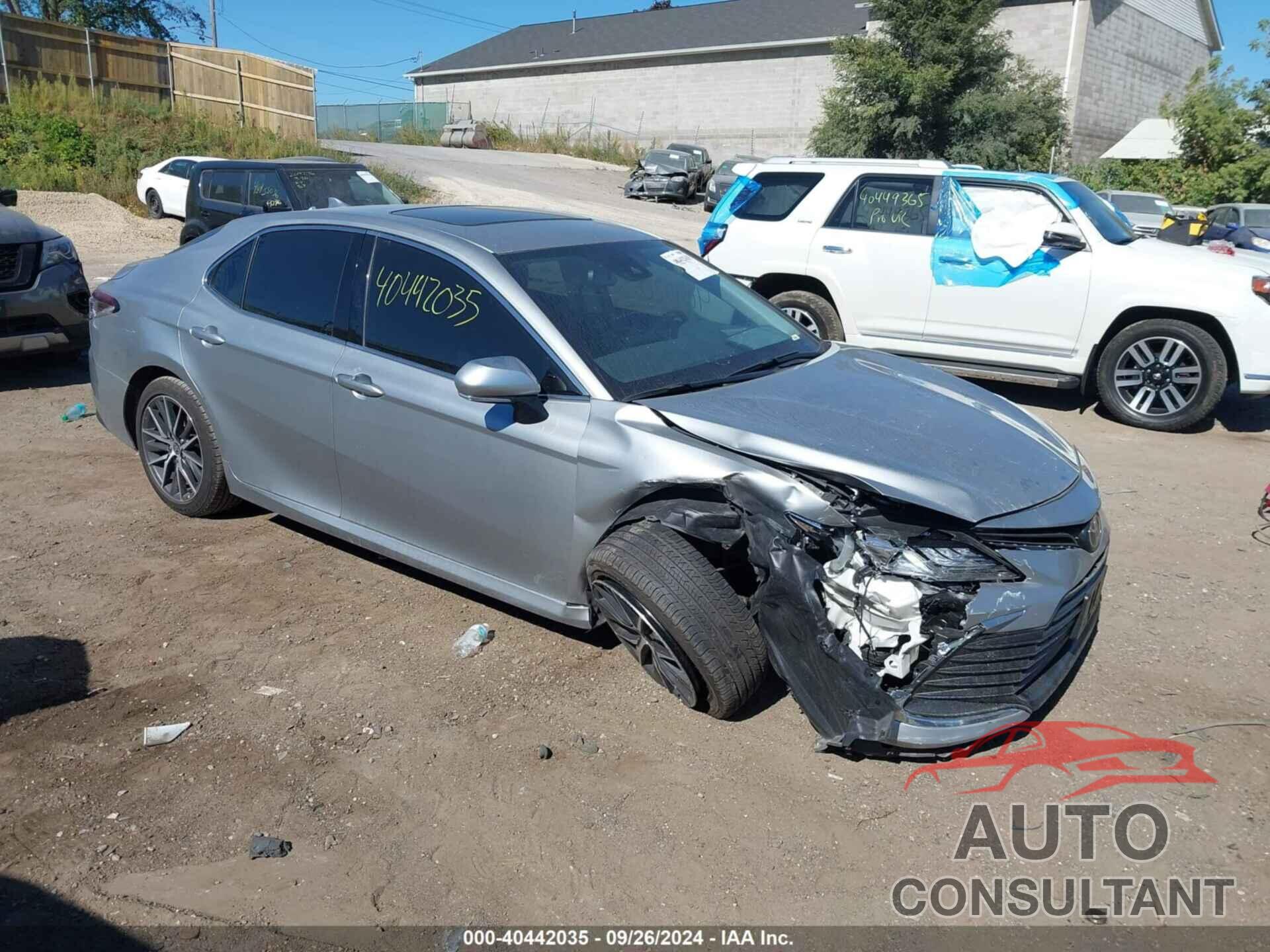 TOYOTA CAMRY 2021 - 4T1F11BKXMU040849