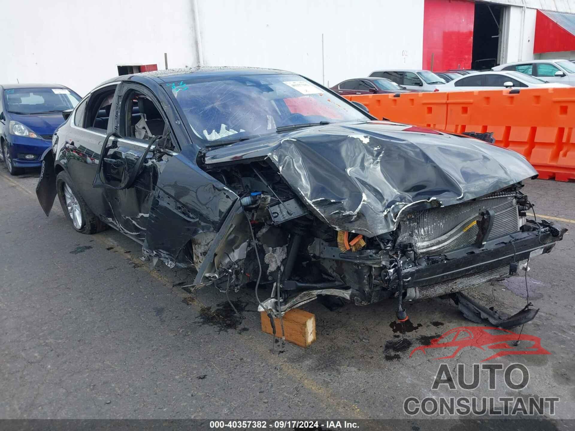 JAGUAR XF 2017 - SAJBE4BV4HCY34696