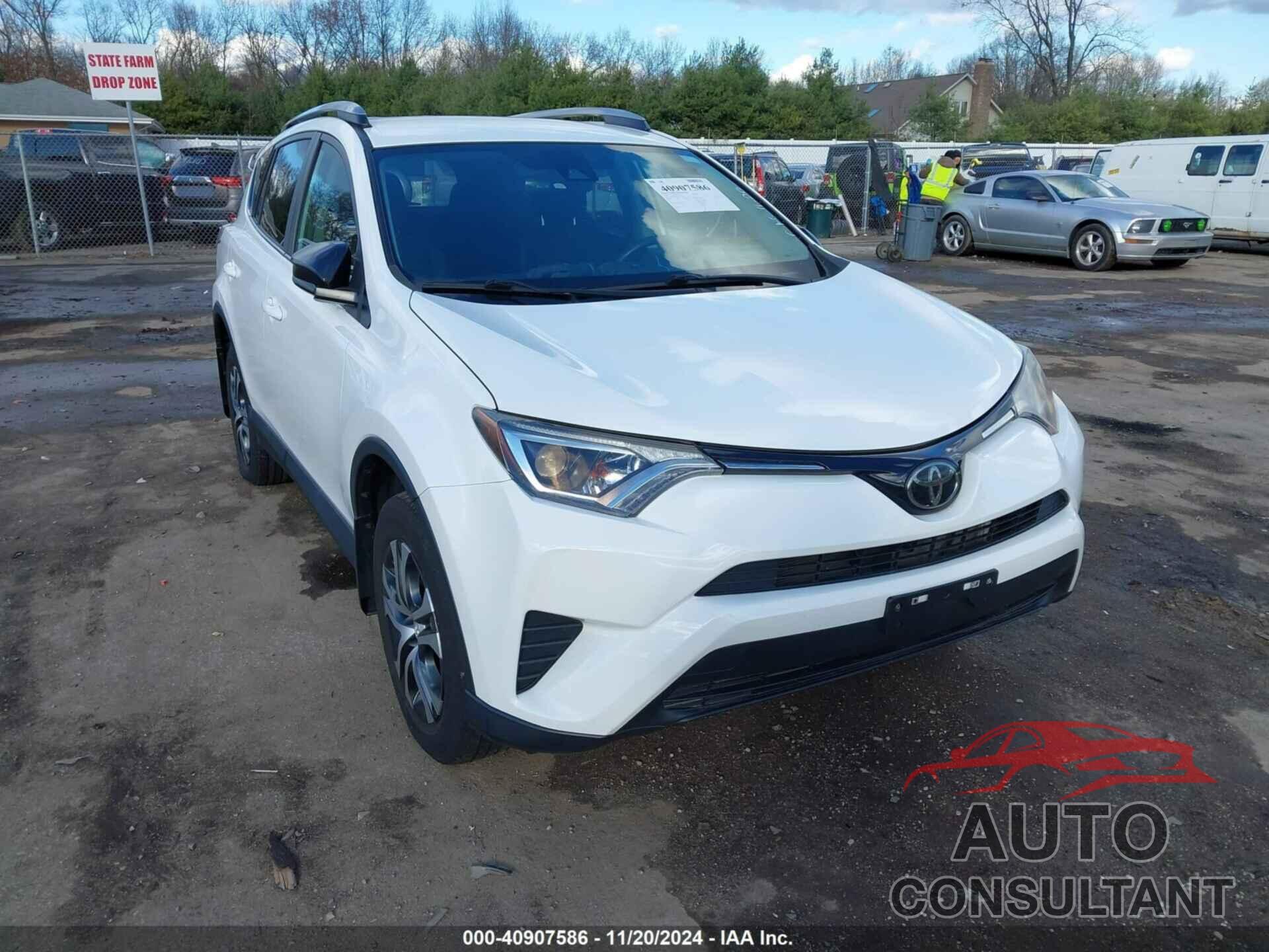 TOYOTA RAV4 2018 - 2T3BFREV9JW856927