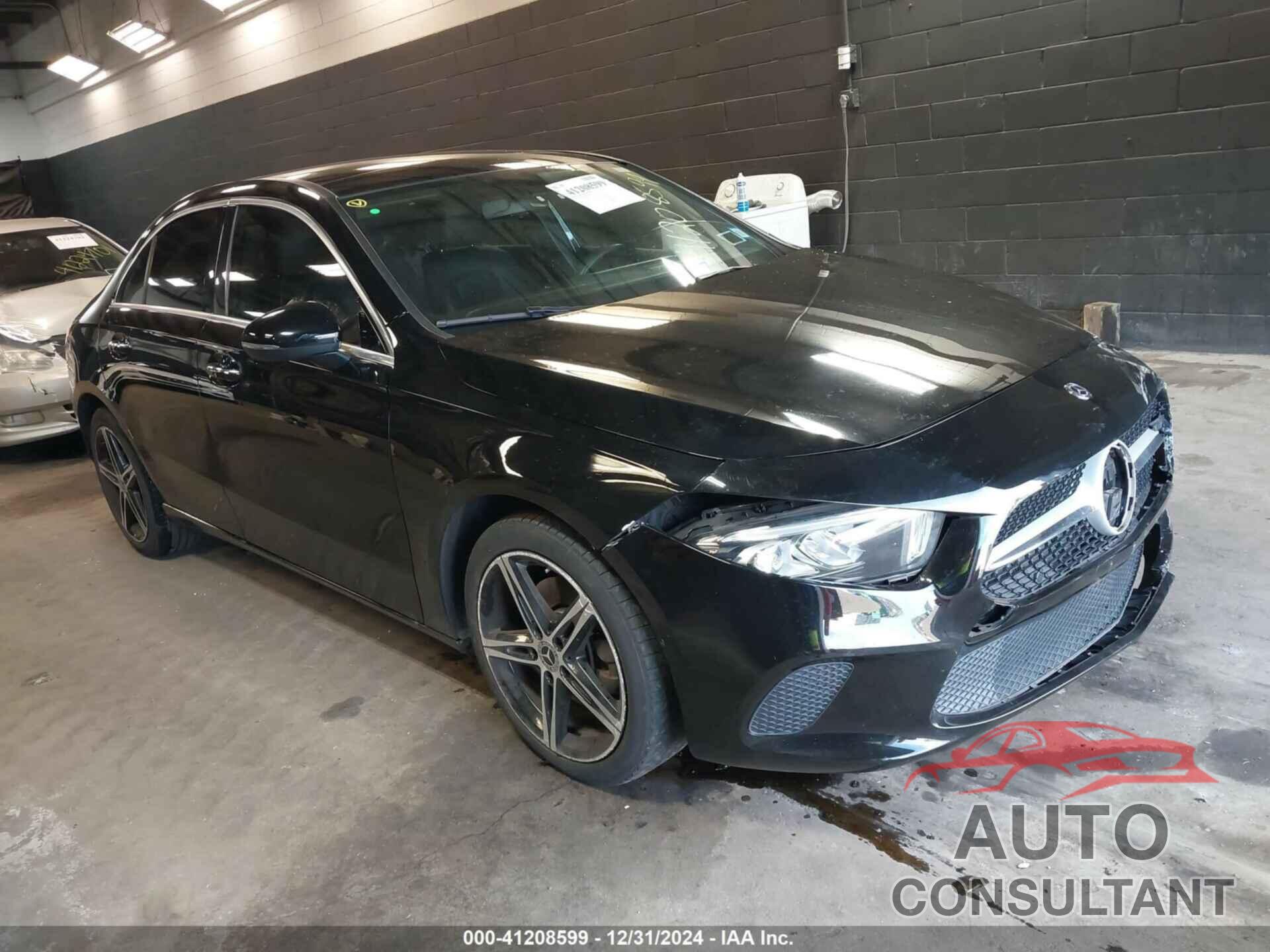 MERCEDES-BENZ A 220 2019 - WDD3G4FB6KW021563