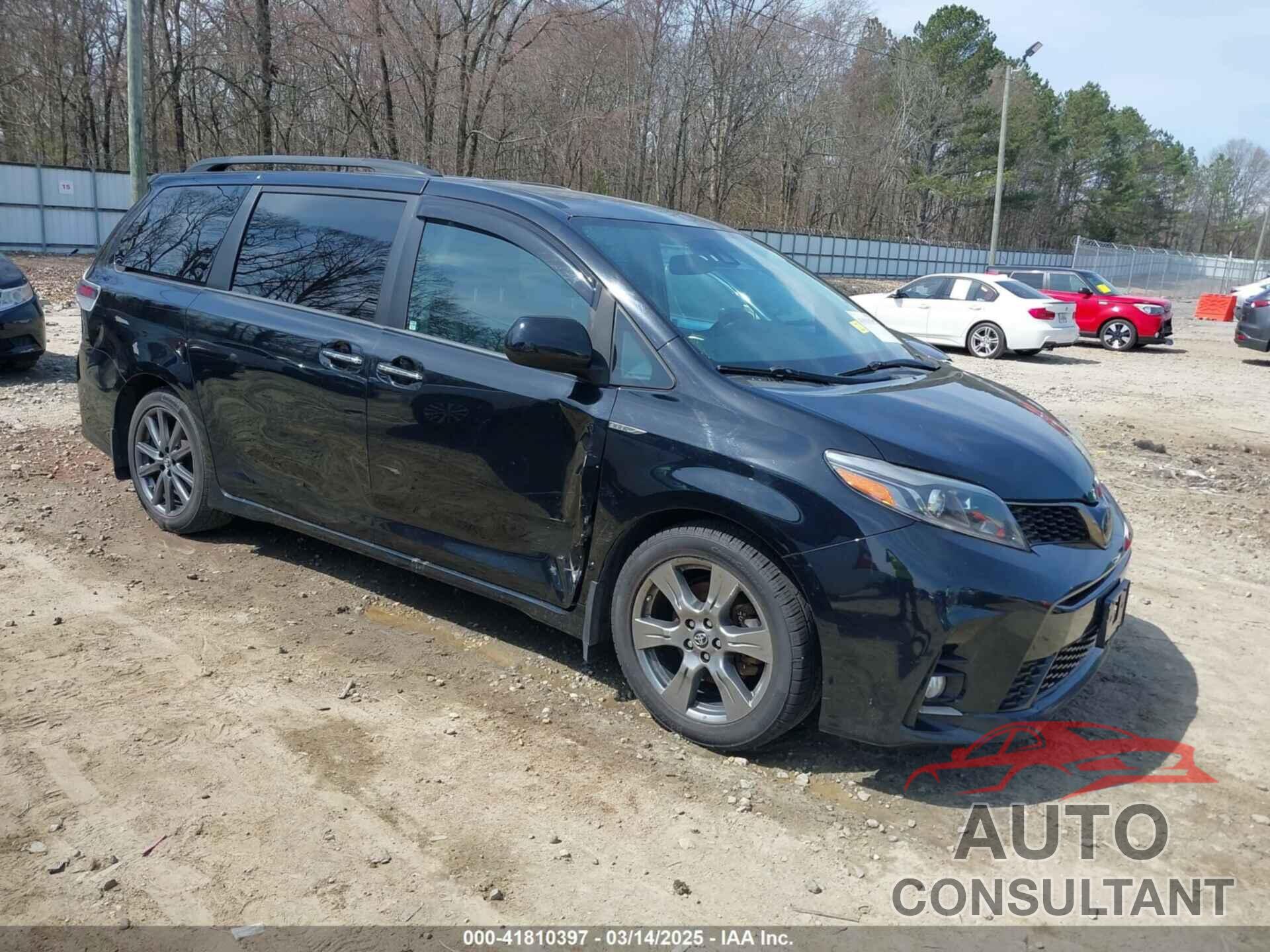 TOYOTA SIENNA 2018 - 5TDXZ3DC7JS955175