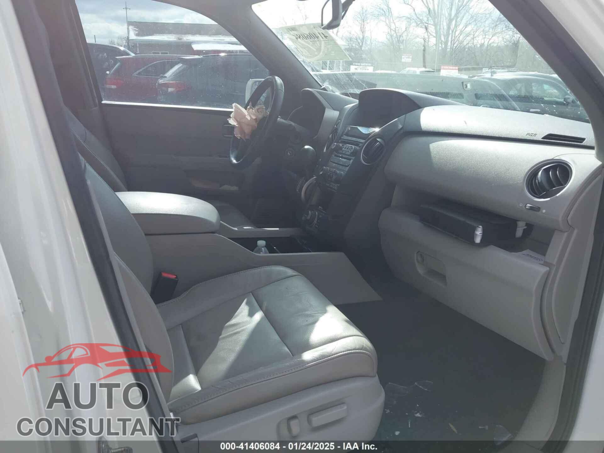 HONDA PILOT 2015 - 5FNYF4H92FB012575