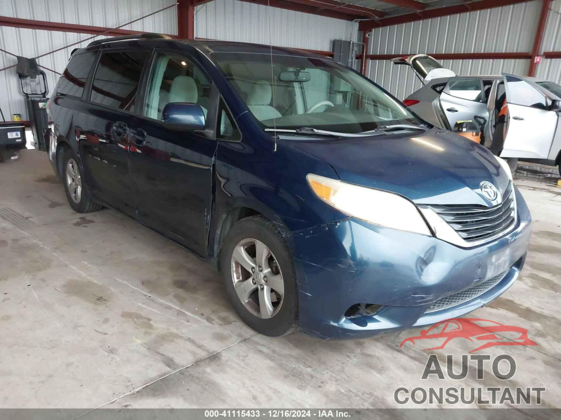 TOYOTA SIENNA 2011 - 5TDKK3DC7BS025843