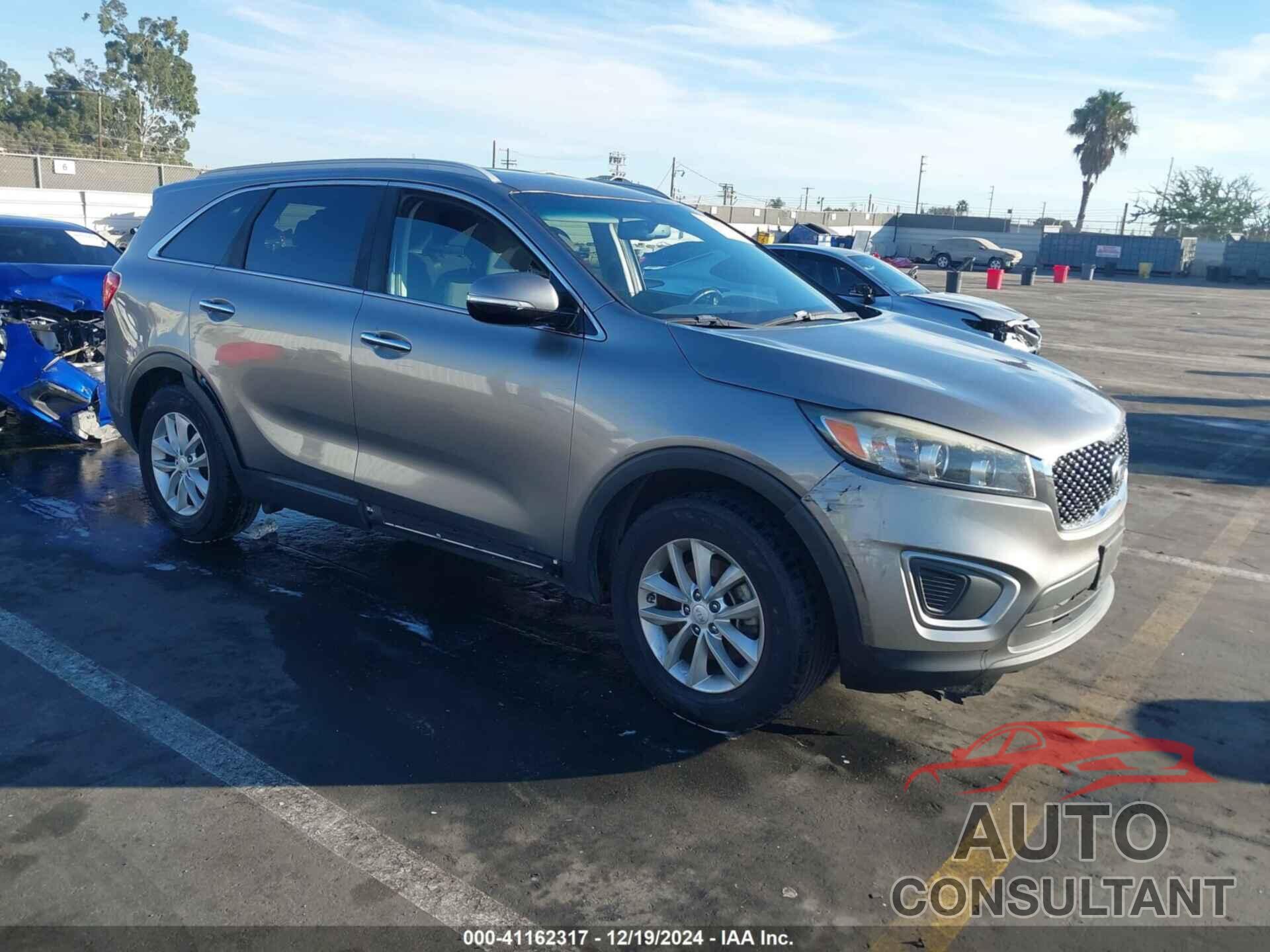 KIA SORENTO 2017 - 5XYPG4A32HG266765