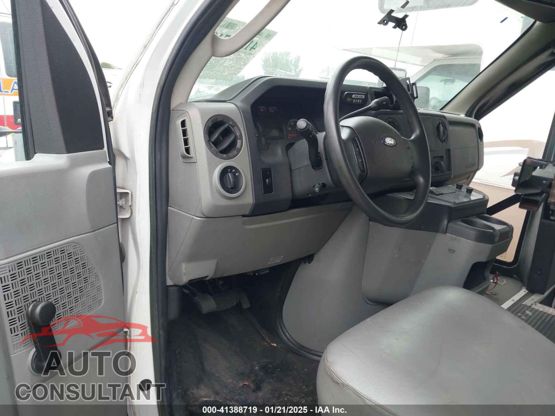 FORD E-350 CUTAWAY 2012 - 1FDEE3FL0CDB11134