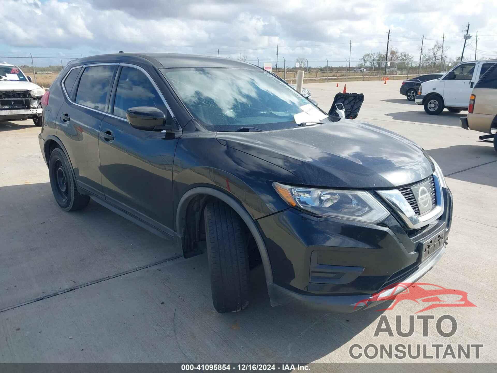 NISSAN ROGUE 2017 - KNMAT2MT2HP614790