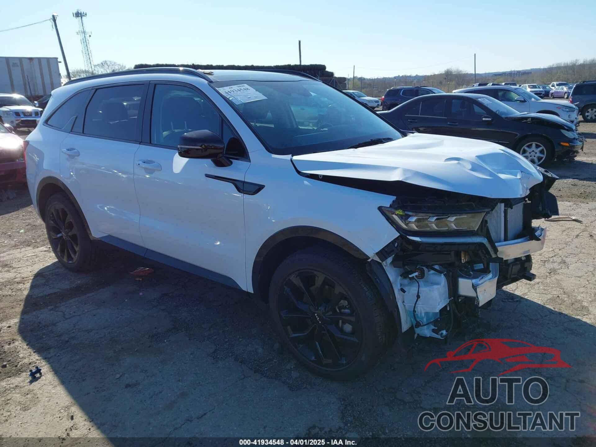 KIA SORENTO 2023 - 5XYRK4LF4PG221808