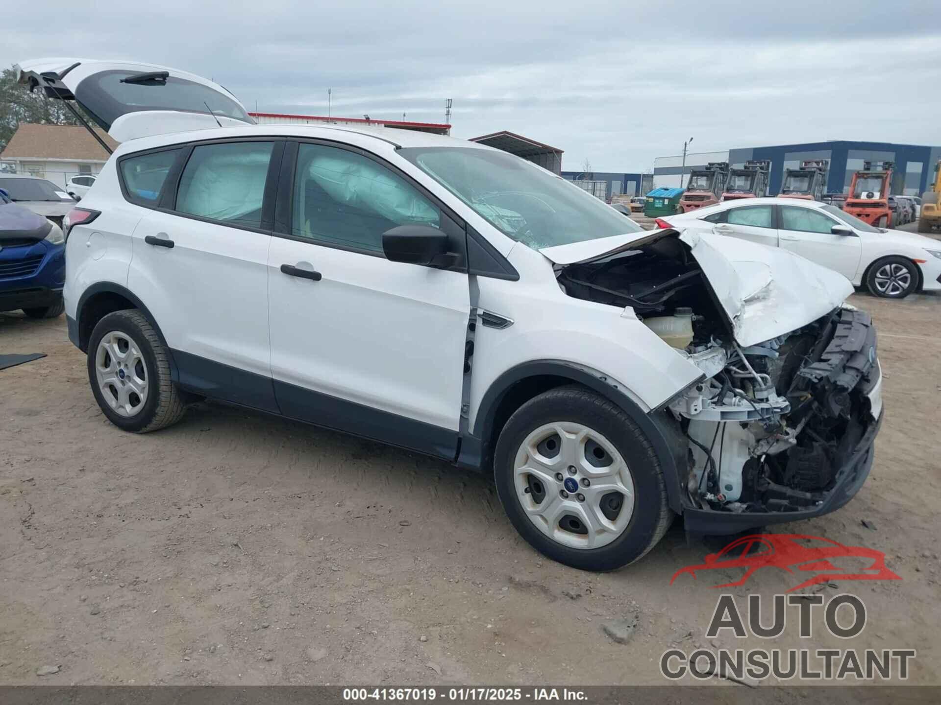 FORD ESCAPE 2017 - 1FMCU0F71HUE01868