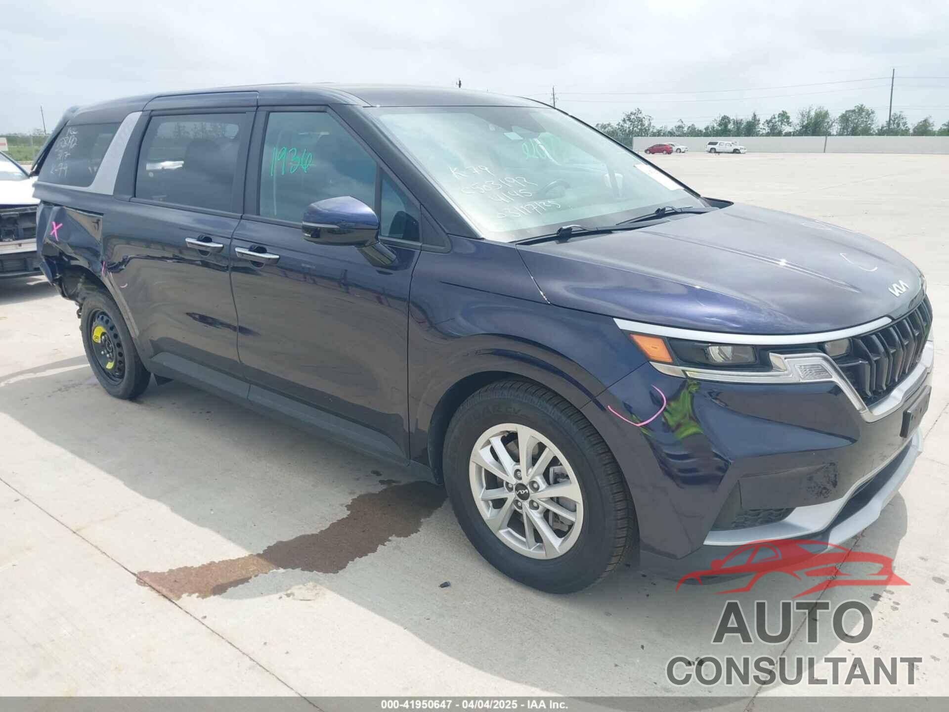 KIA CARNIVAL MPV 2023 - KNDNB4H38P6224145