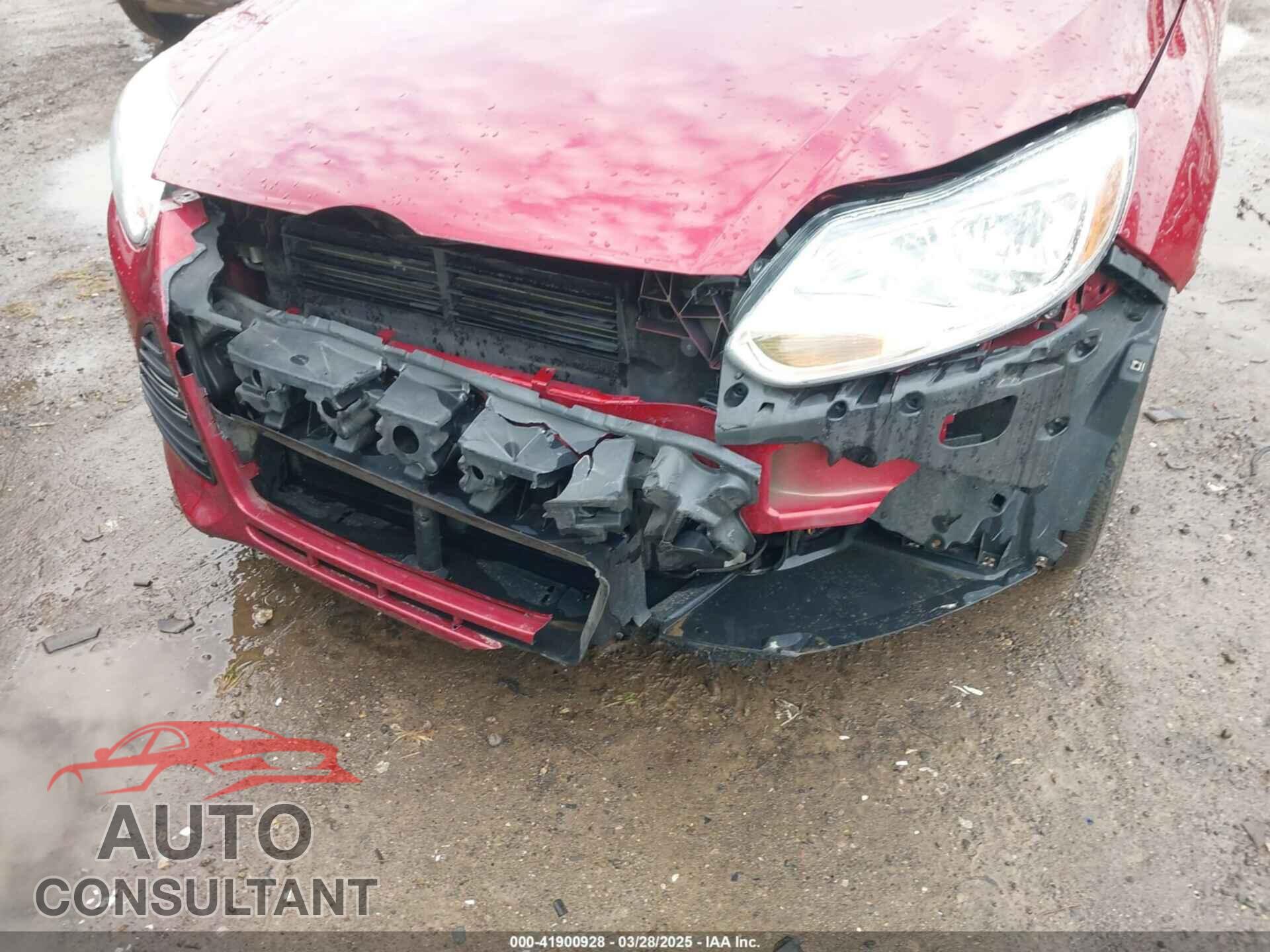 FORD FOCUS 2014 - 1FADP3F2XEL217378