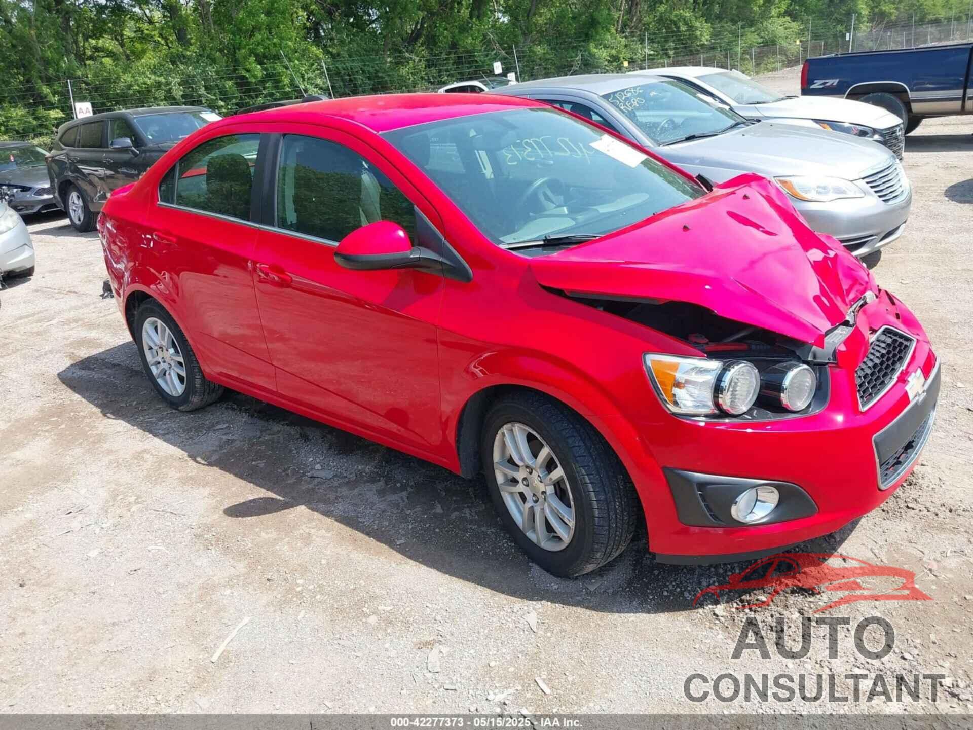 CHEVROLET SONIC 2015 - 1G1JC5SH2F4197680