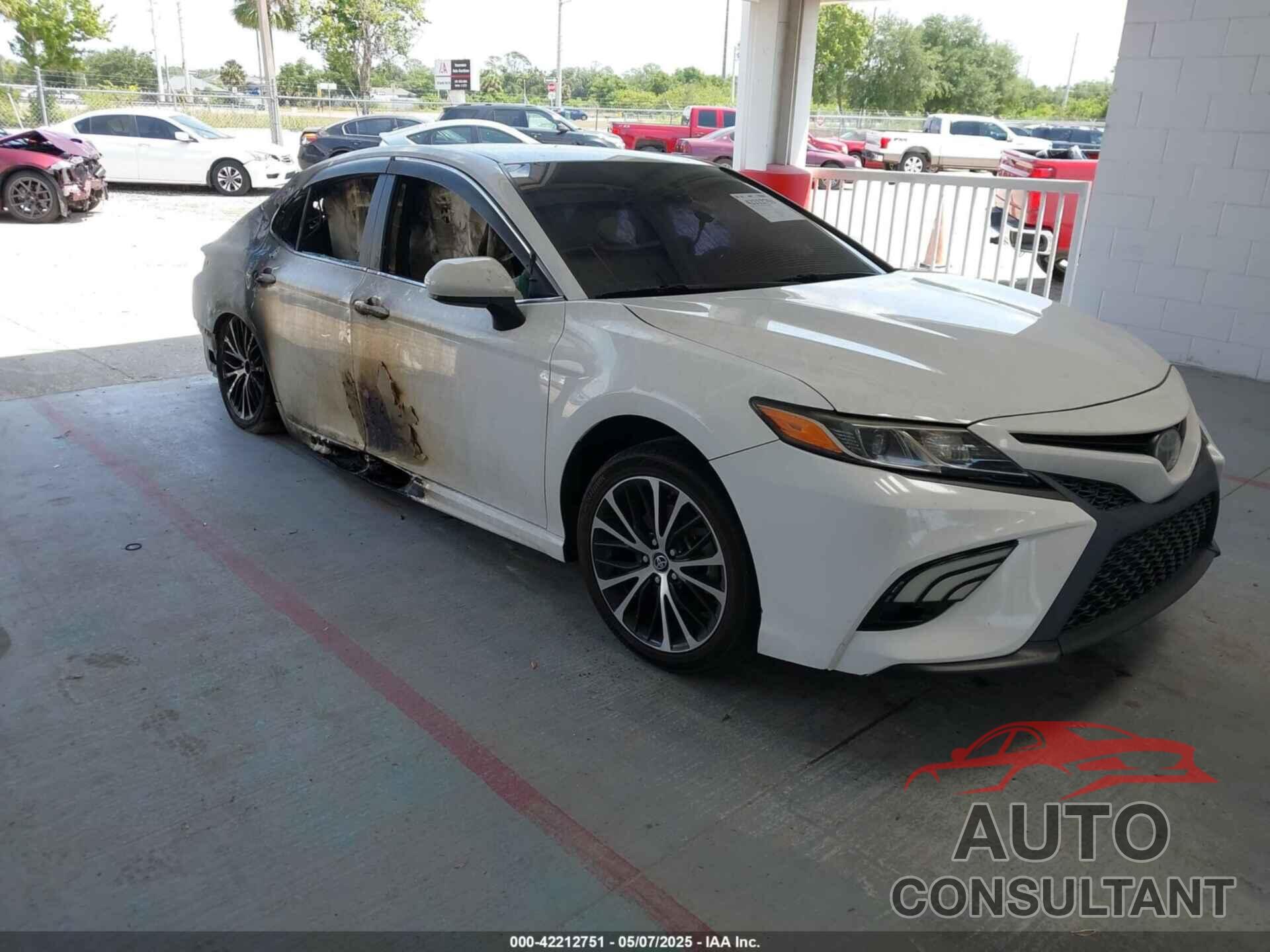 TOYOTA CAMRY 2019 - 4T1B11HK4KU737937