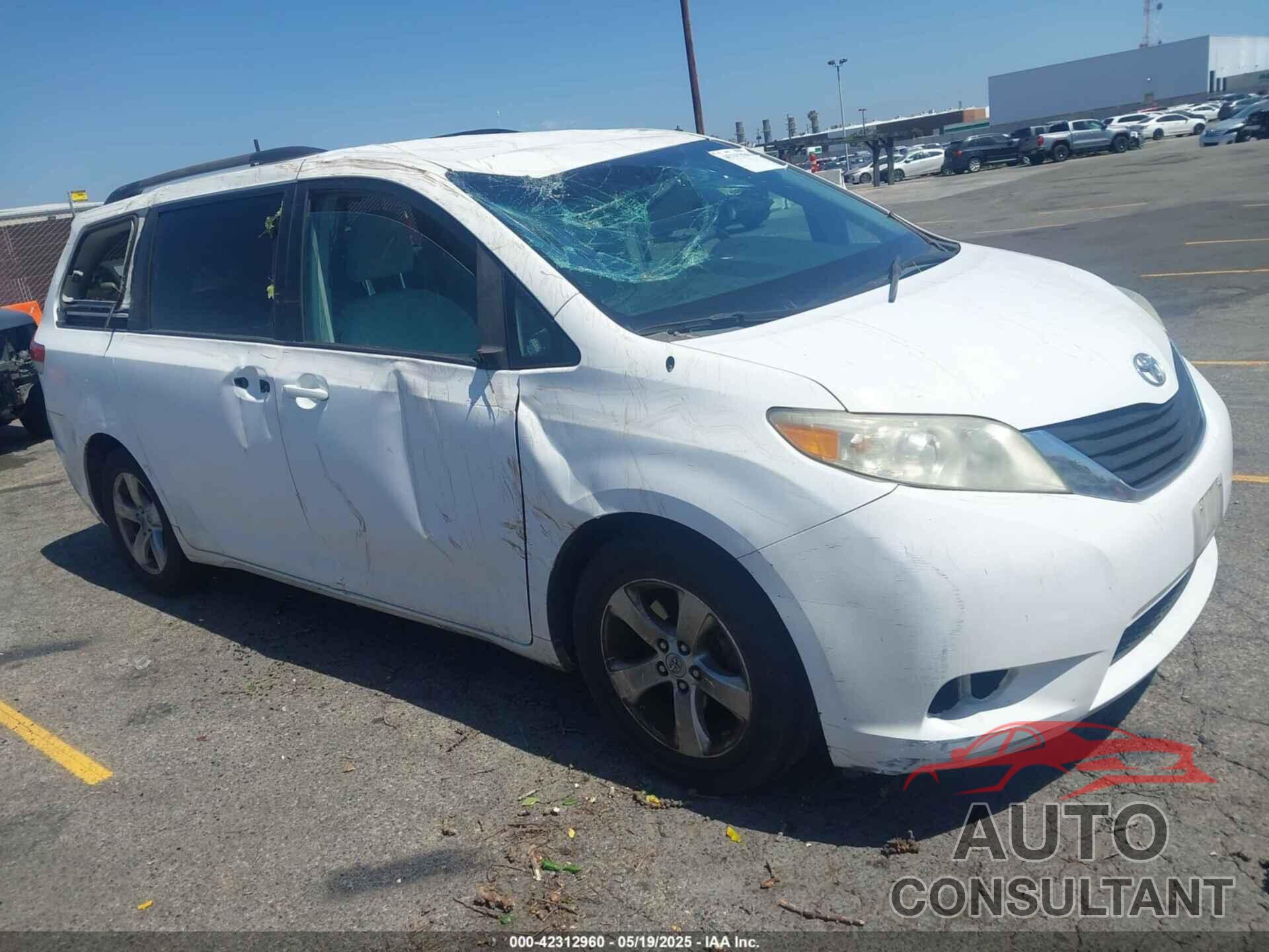 TOYOTA SIENNA 2011 - 5TDKK3DC3BS101624