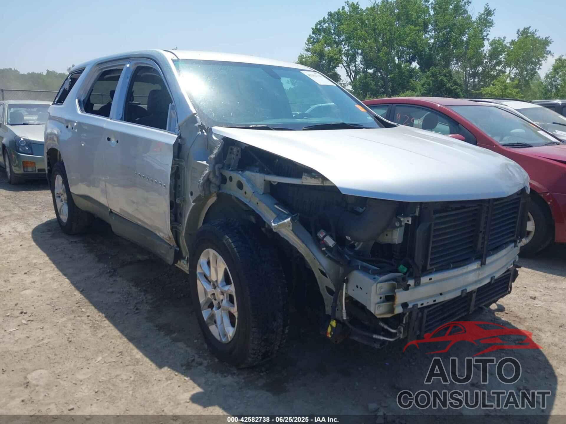 CHEVROLET TRAVERSE 2018 - 1GNERGKW8JJ180711