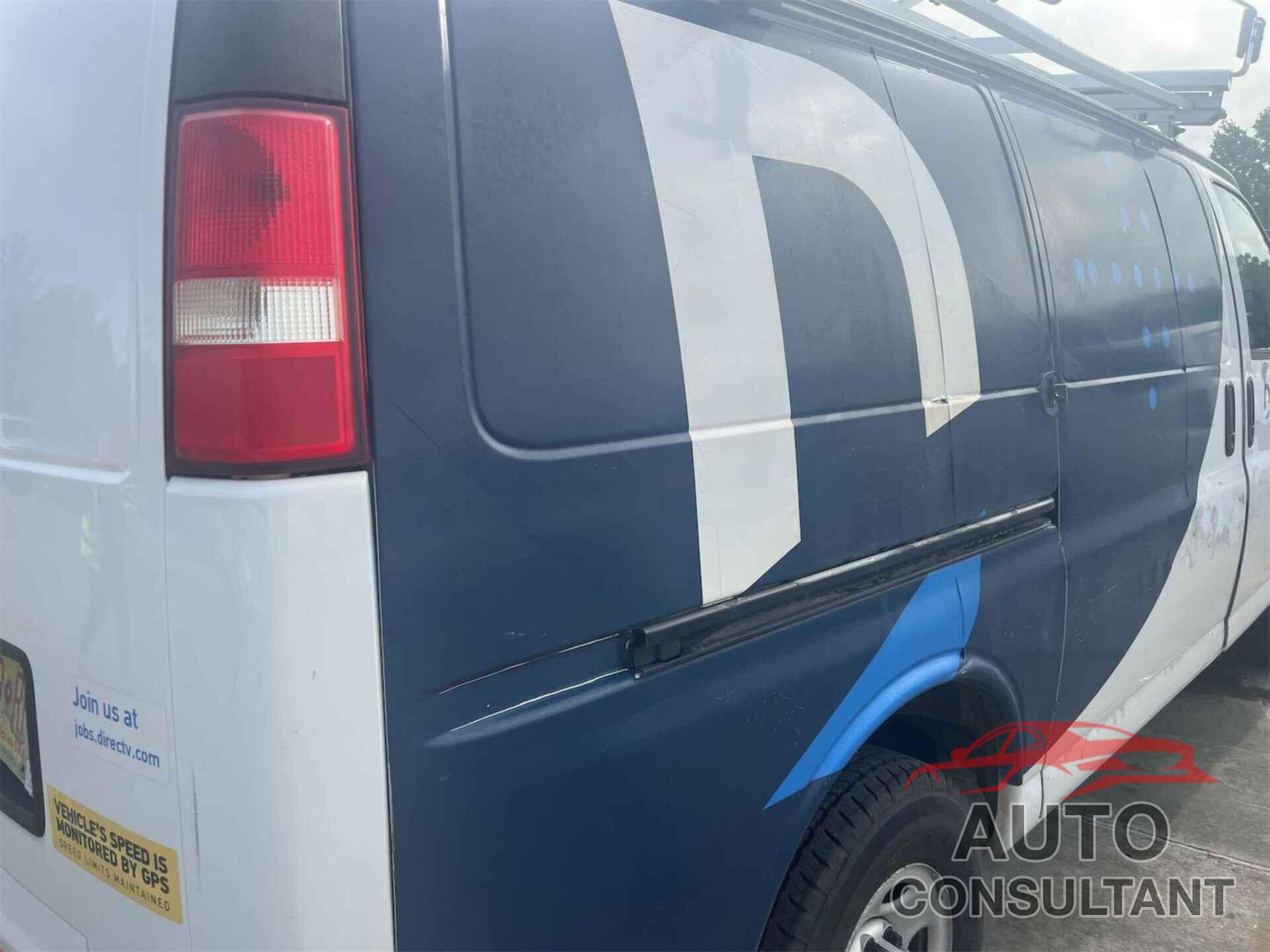 CHEVROLET EXPRESS G2500 2012 - 1GCWGFCA4C1182538