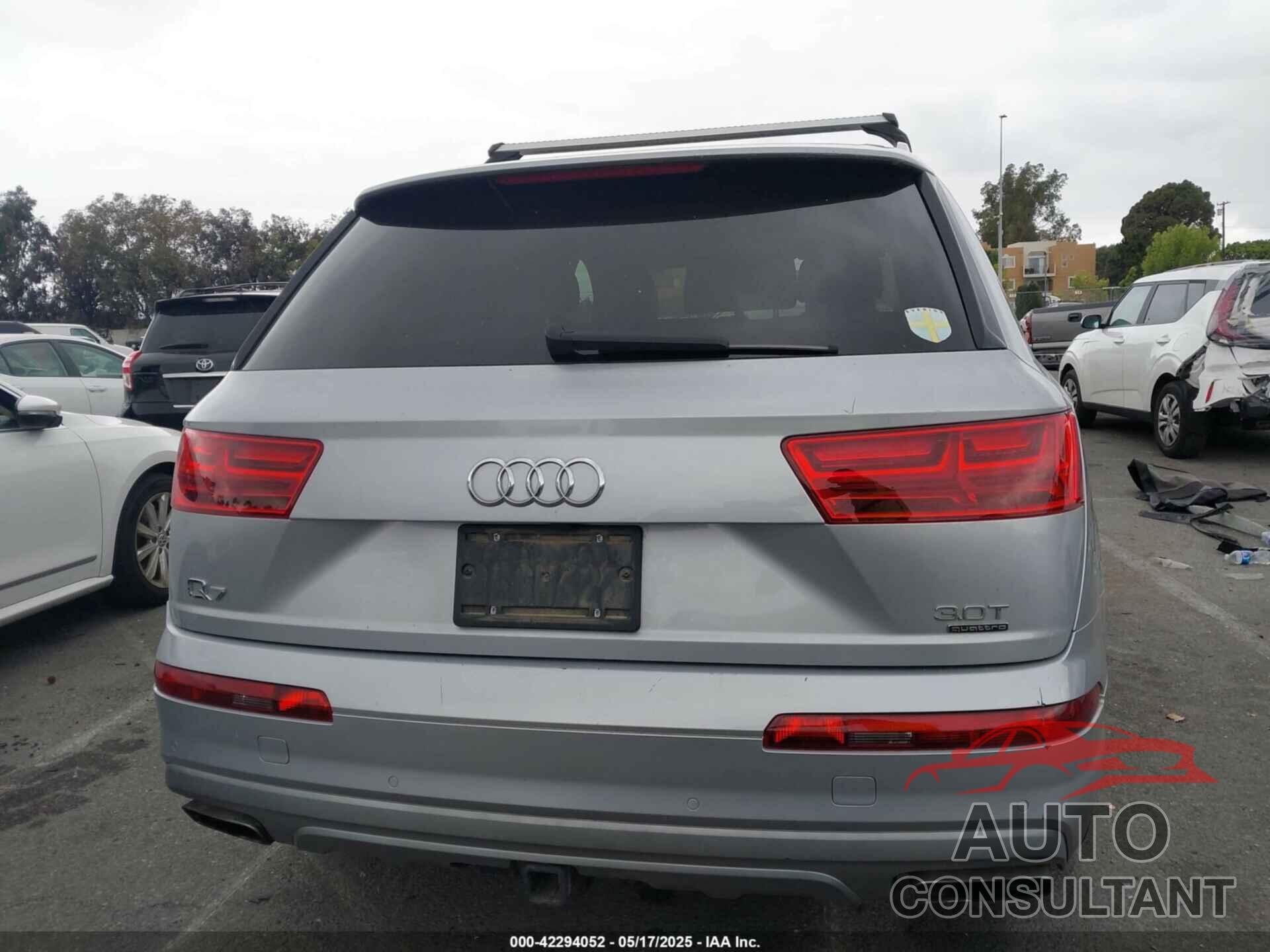 AUDI Q7 2018 - WA1VAAF77JD028847