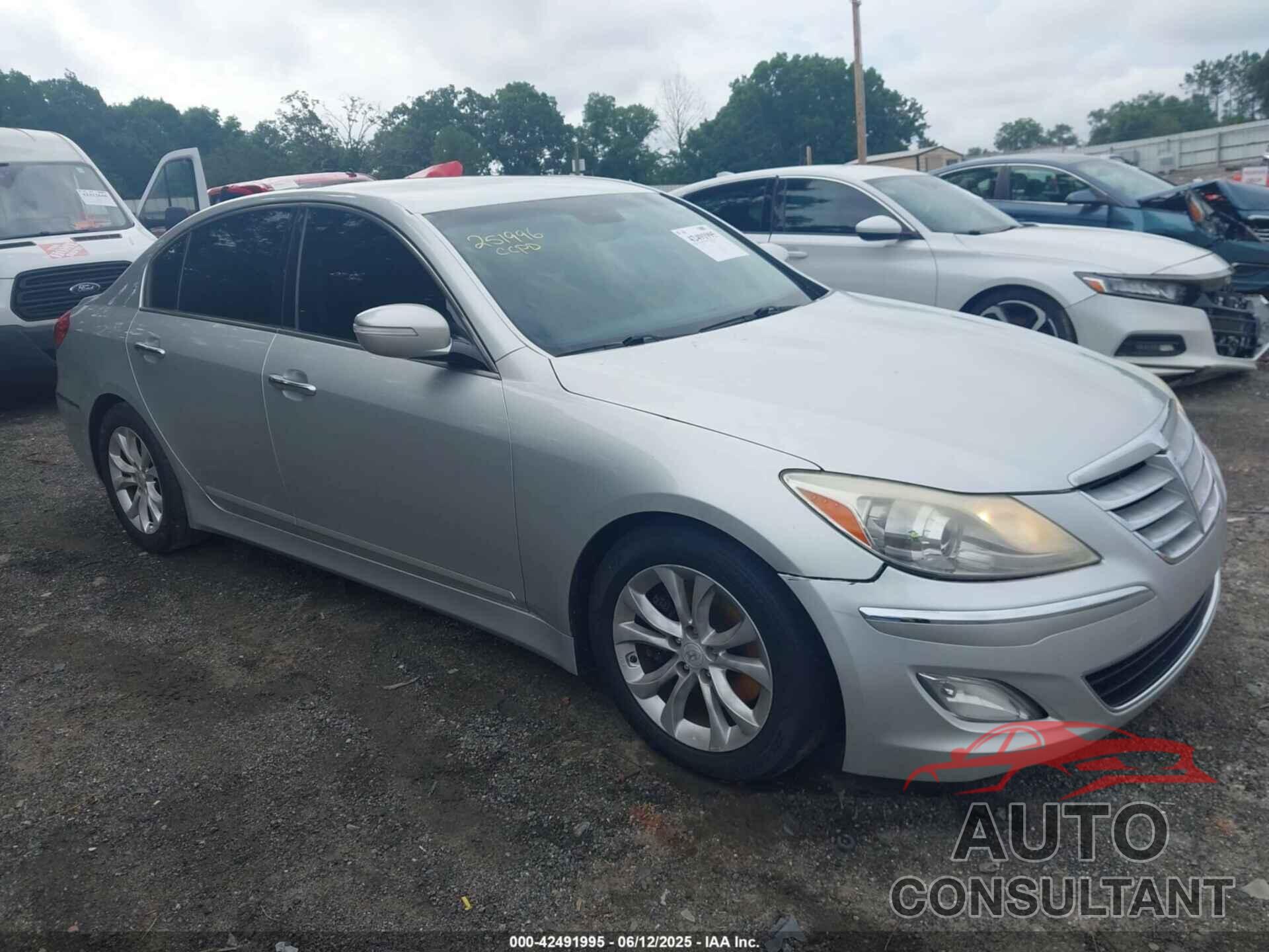 HYUNDAI GENESIS 2013 - KMHGC4DD7DU241977
