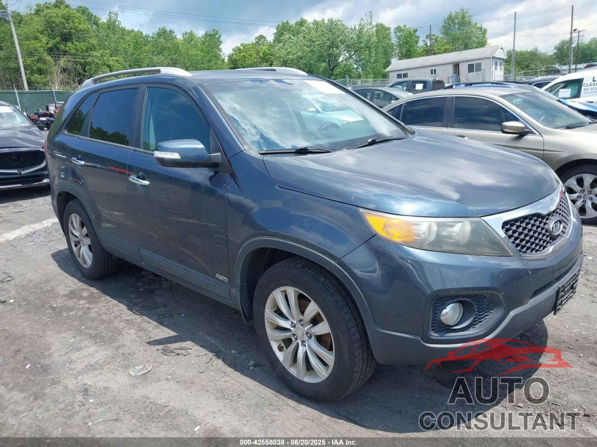KIA SORENTO 2011 - 5XYKUDA24BG080632