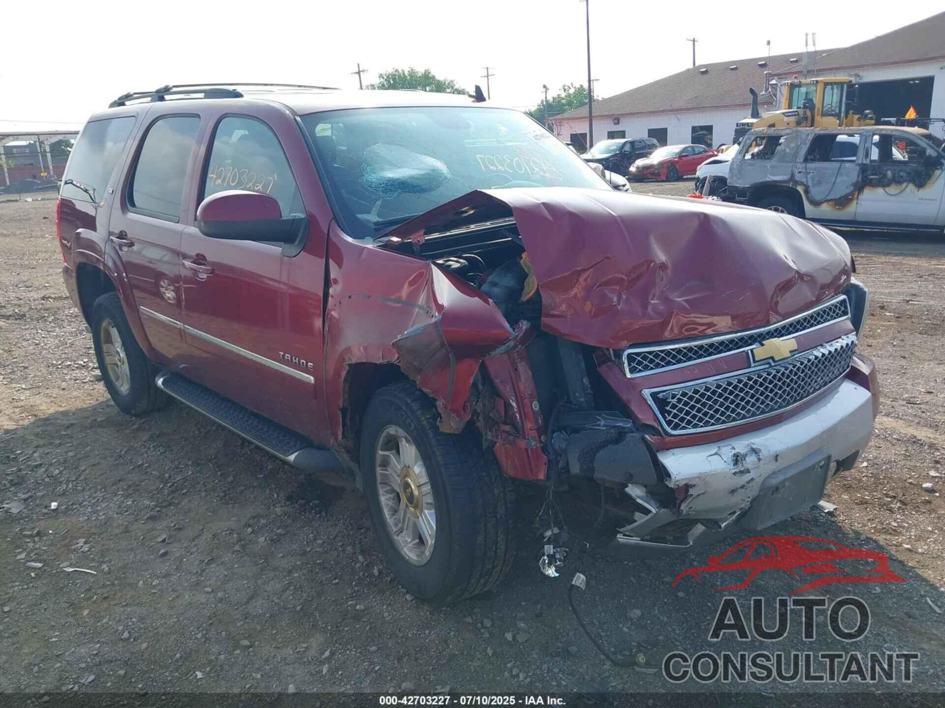 CHEVROLET TAHOE 2011 - 1GNSKBE02BR310230