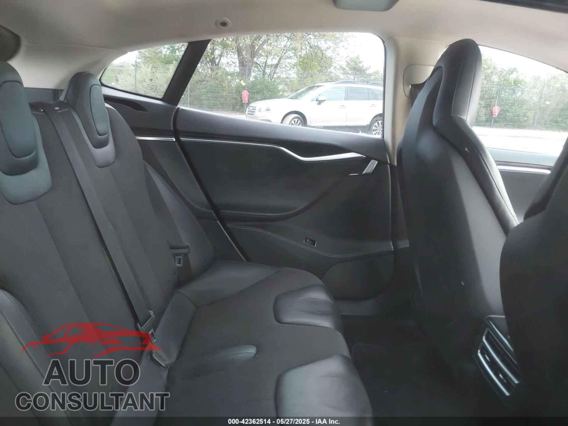 TESLA MODEL S 2013 - 5YJSA1CG9DFP27357