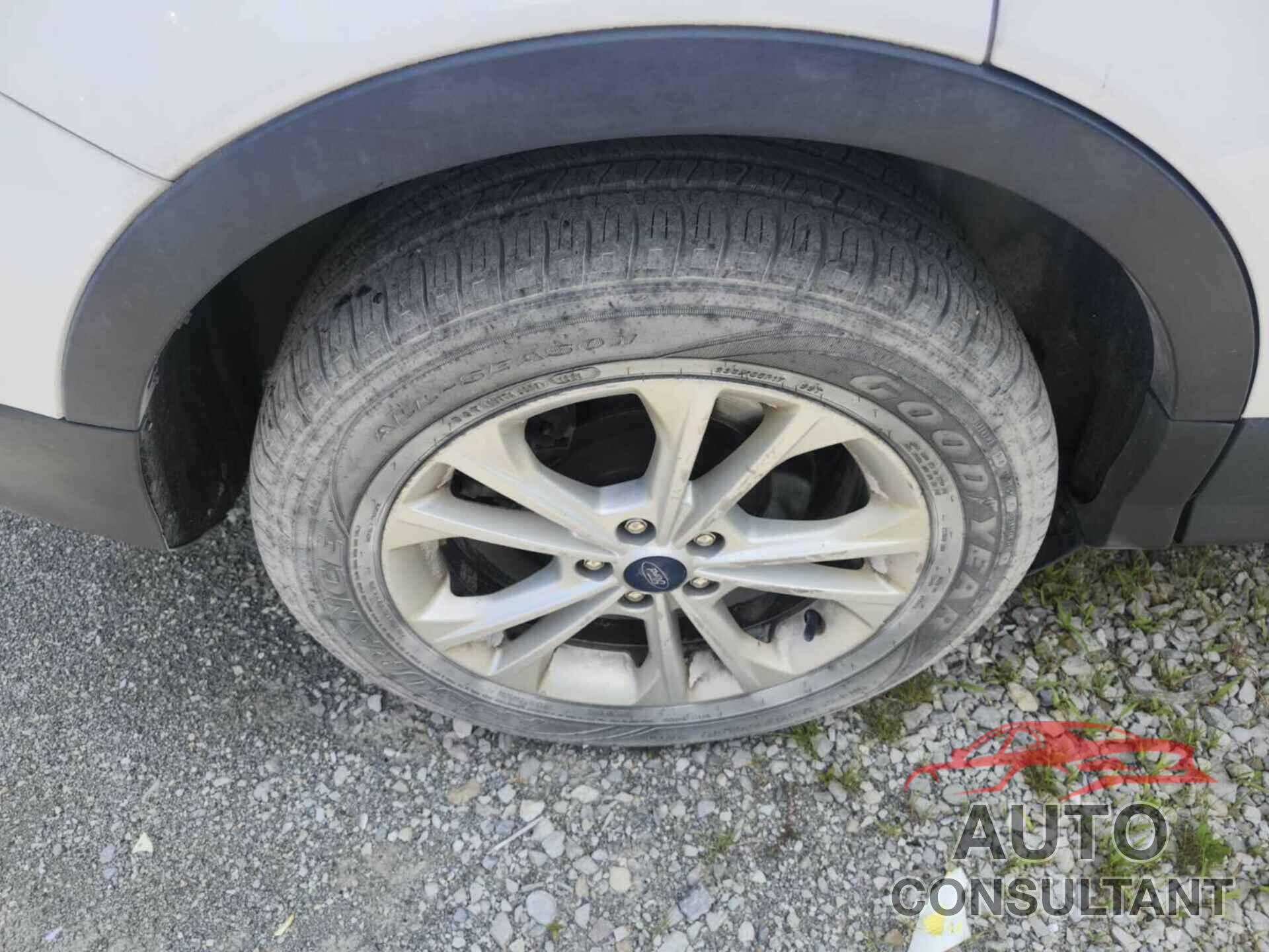 FORD ESCAPE 2019 - 1FMCU0GD8KUC07852