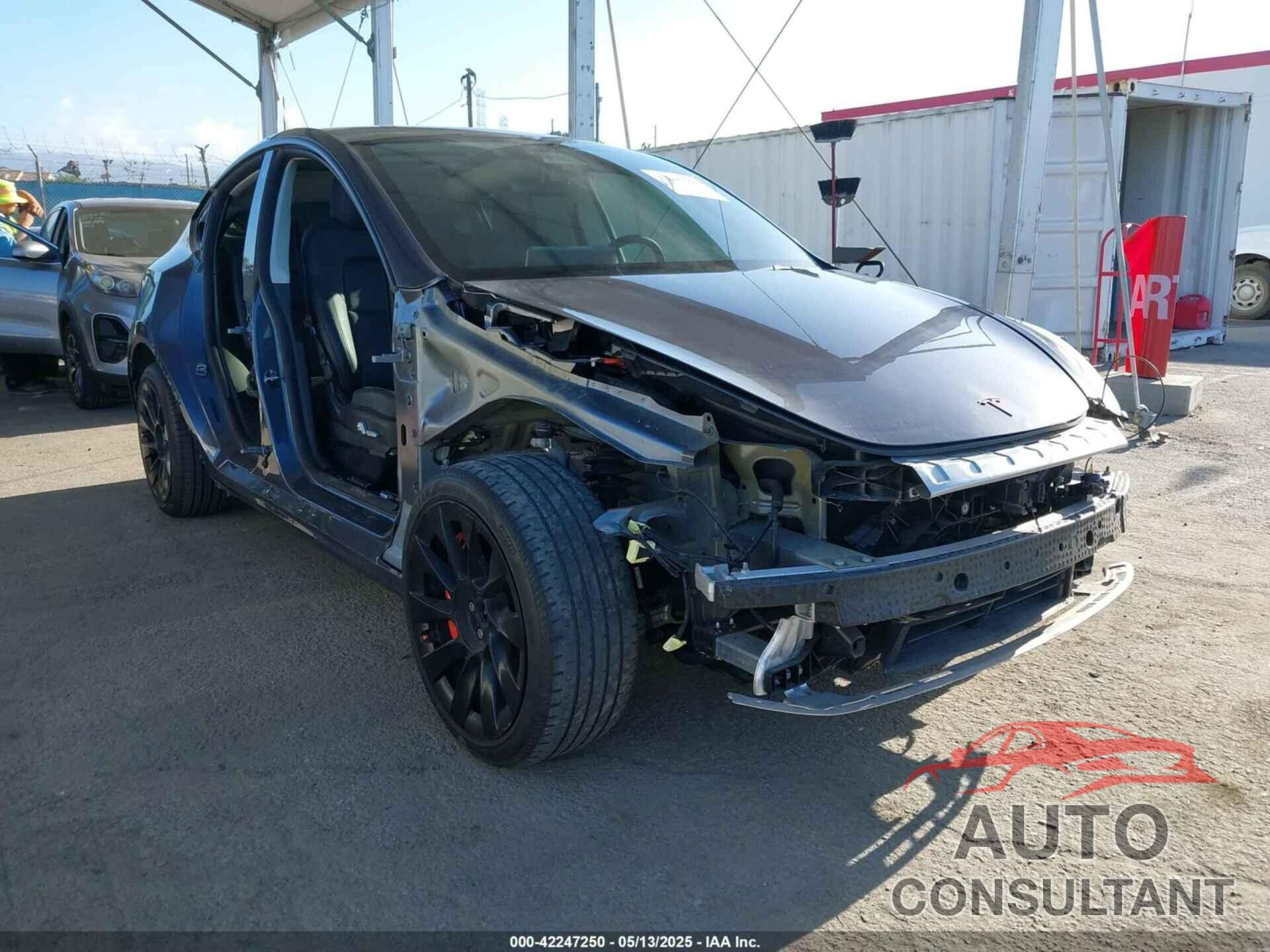 TESLA MODEL Y 2021 - 5YJYGDEE0MF232583