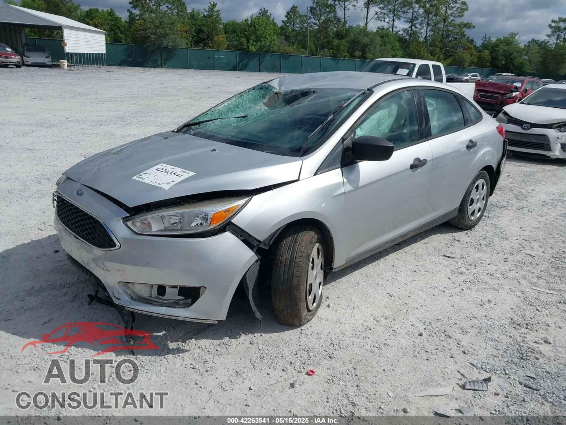 FORD FOCUS 2017 - 1FADP3E22HL338220