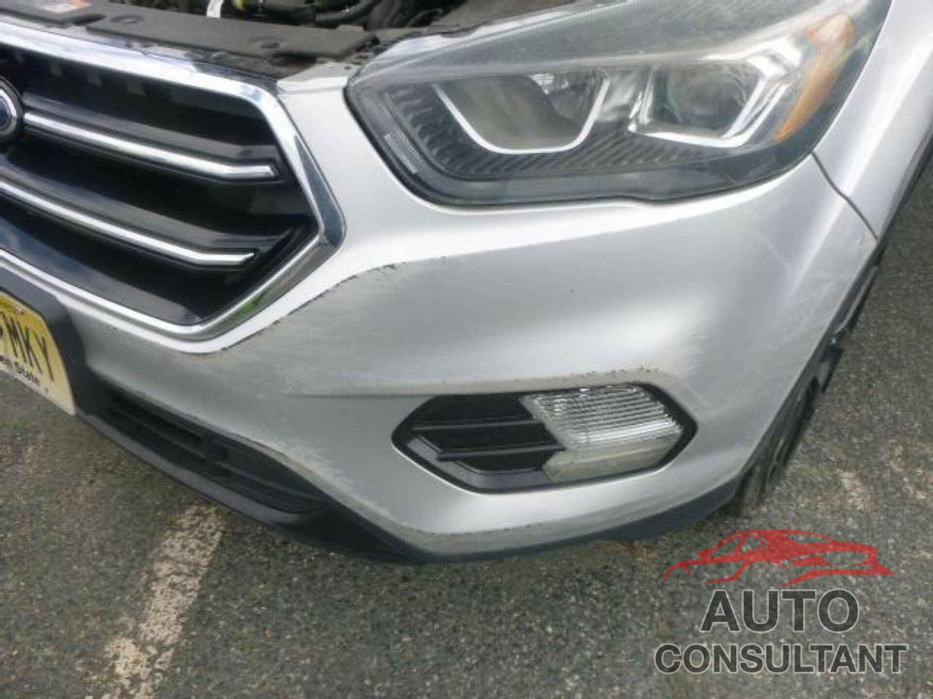 FORD ESCAPE 2017 - 1FMCU9GD0HUC58050