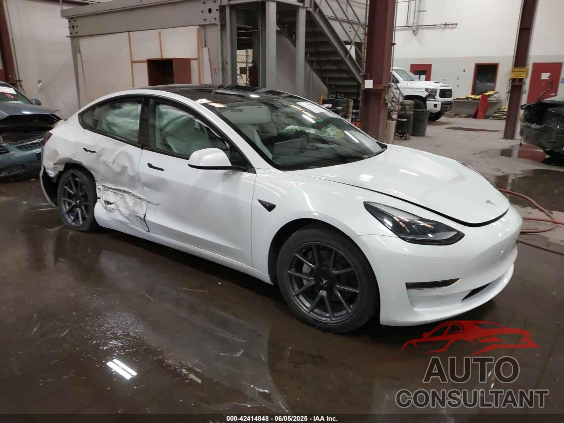 TESLA MODEL 3 2021 - 5YJ3E1EB8MF995908