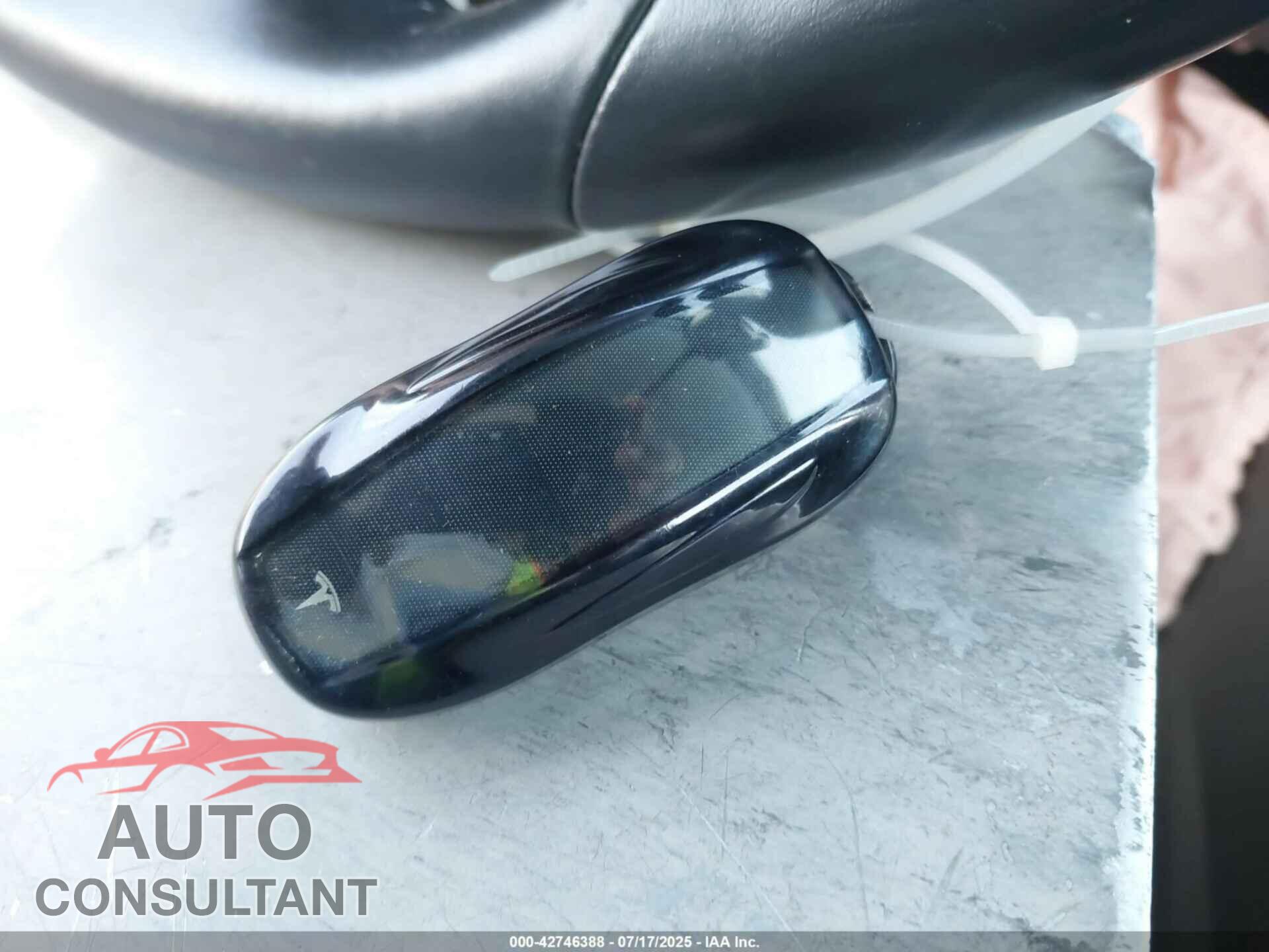 TESLA MODEL X 2020 - 5YJXCBE21LF283025