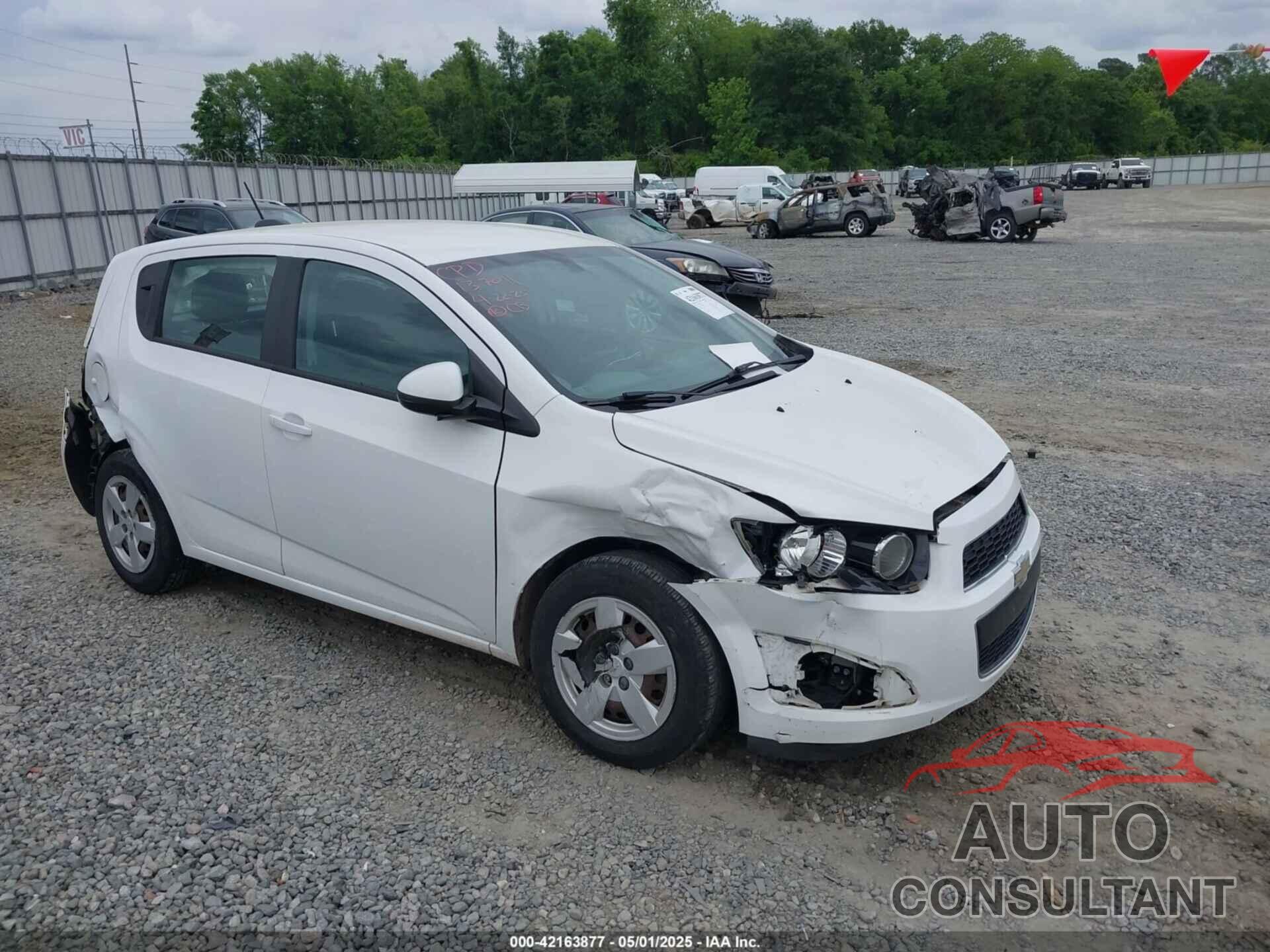 CHEVROLET SONIC 2016 - 1G1JA6SH4G4169280